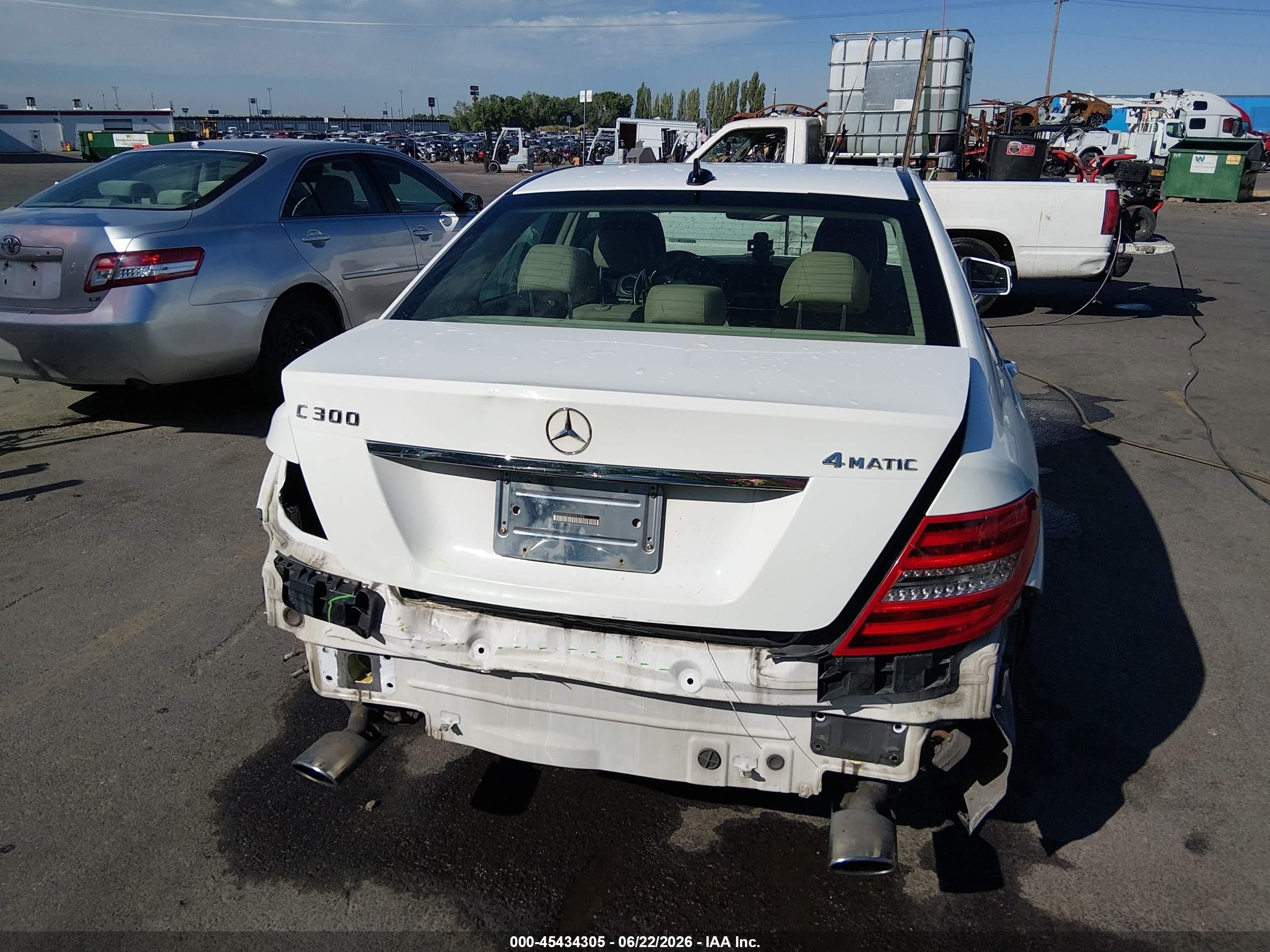 2014 Mercedes-benz C 300 Sport 4matic Белый vin: WDDGF8AB9EA961392