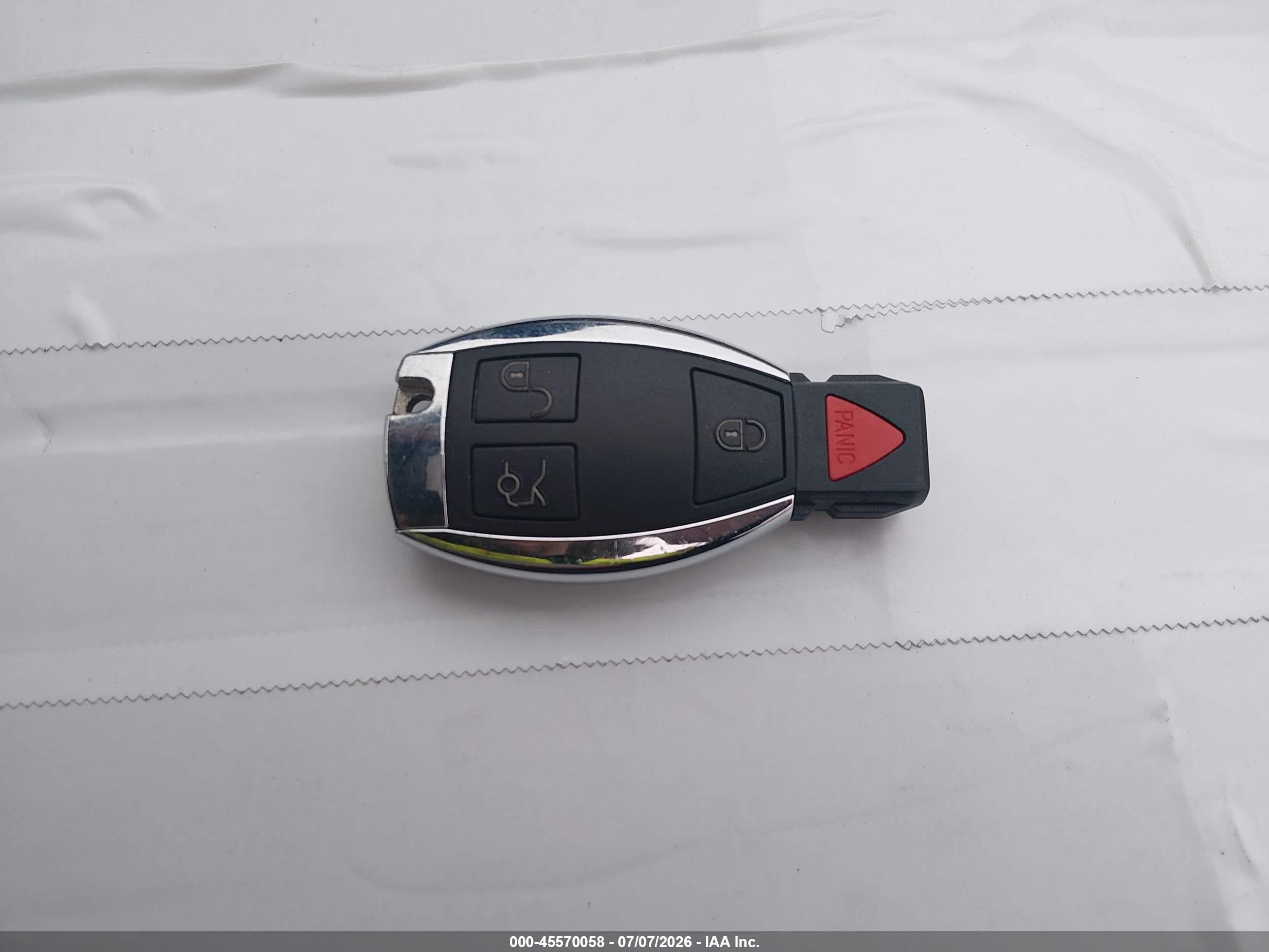 2014 Mercedes-benz C 300 Sport 4matic White vin: WDDGF8AB9EA966477
