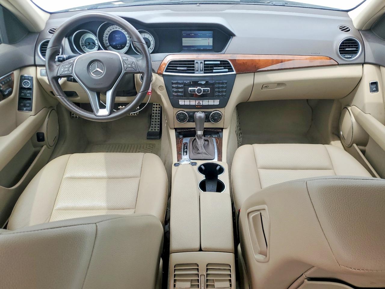 2014 Mercedes-benz C 300 4matic White vin: WDDGF8AB9EG161107
