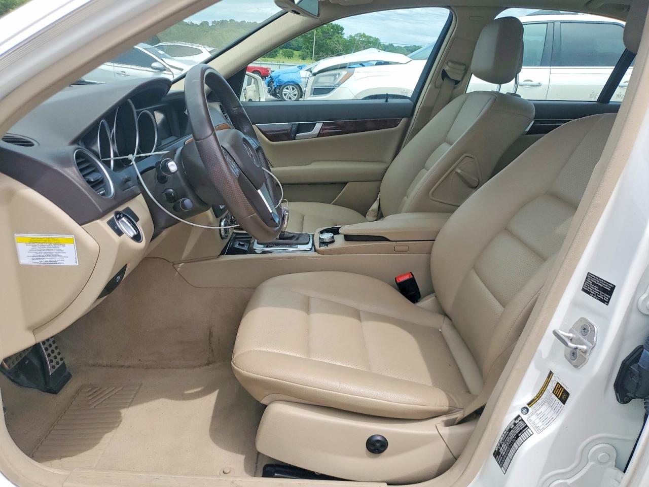 2014 Mercedes-benz C 300 4matic White vin: WDDGF8AB9EG161107