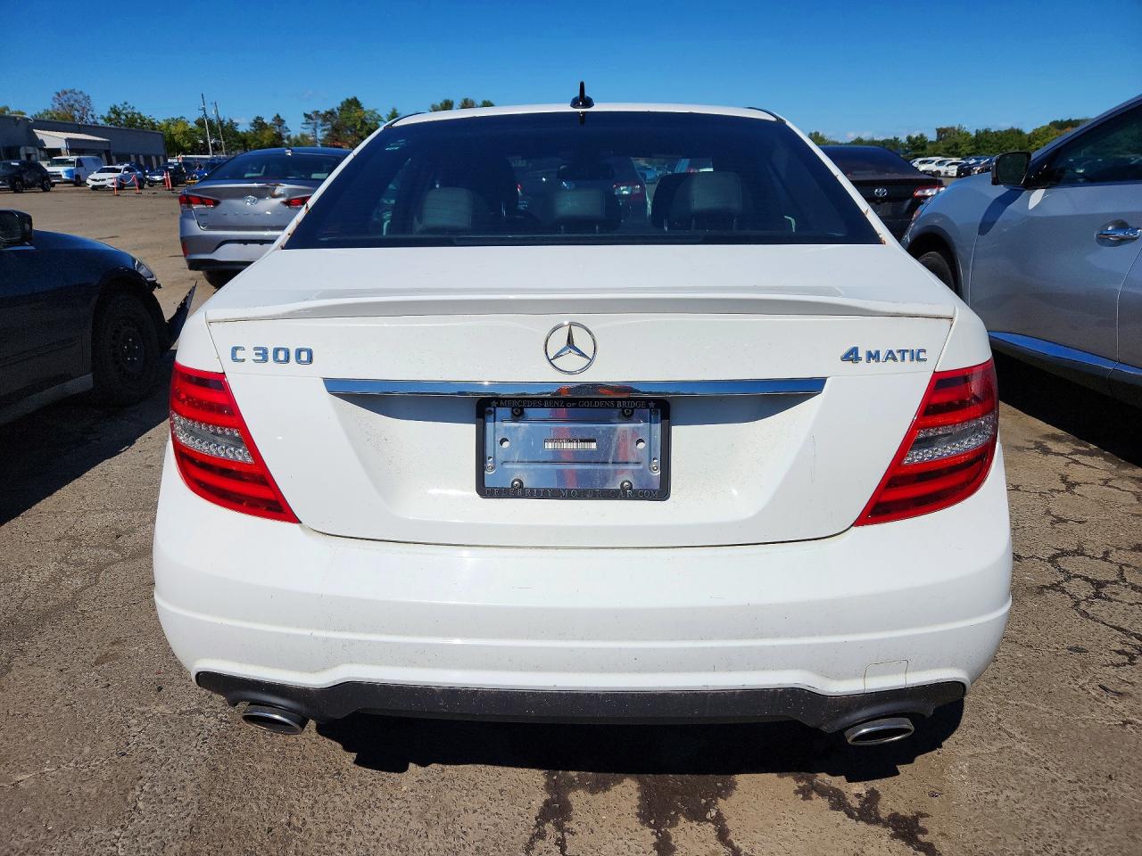 2014 Mercedes-benz C 300 4matic White vin: WDDGF8AB9EG177615