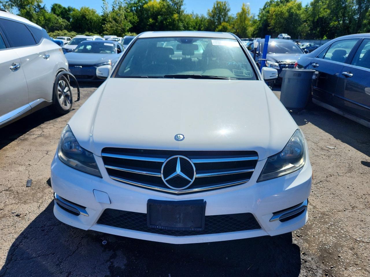 2014 Mercedes-benz C 300 4matic White vin: WDDGF8AB9EG177615