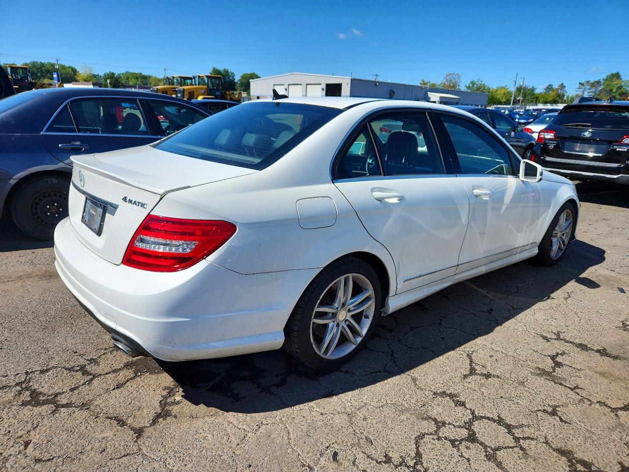 2014 Mercedes-benz C 300 4matic White vin: WDDGF8AB9EG177615
