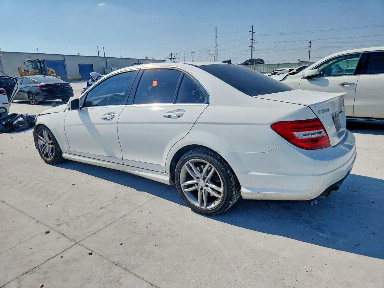 2014 Mercedes-benz C 300 4matic White vin: WDDGF8AB9EG181616