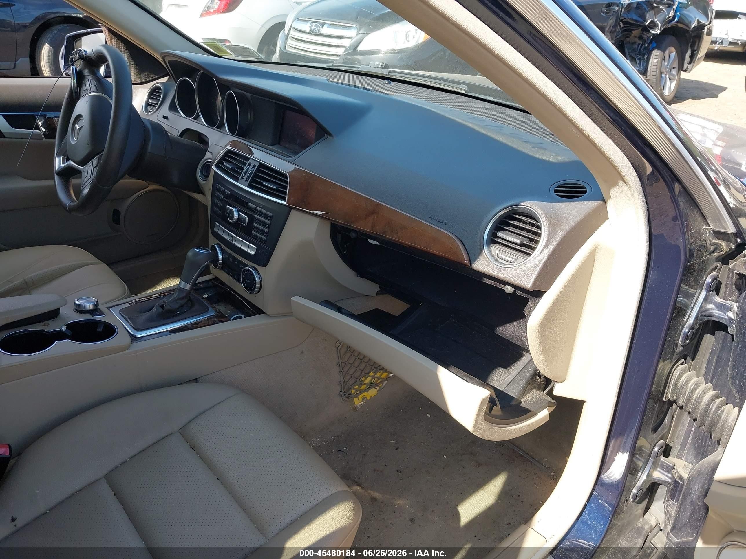 2014 Mercedes-benz C 300 Sport 4matic Синий vin: WDDGF8AB9ER306764
