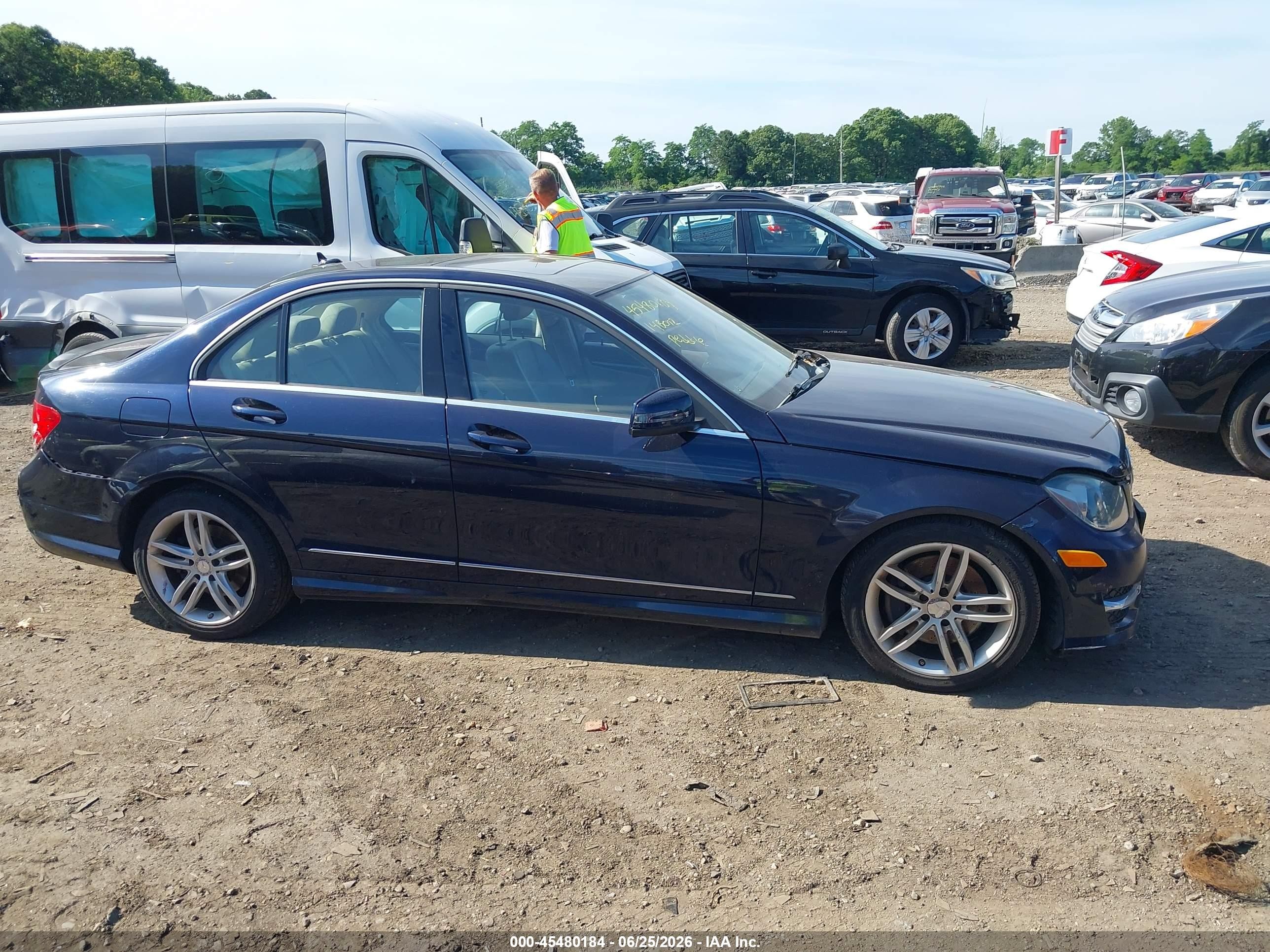 2014 Mercedes-benz C 300 Sport 4matic Синий vin: WDDGF8AB9ER306764