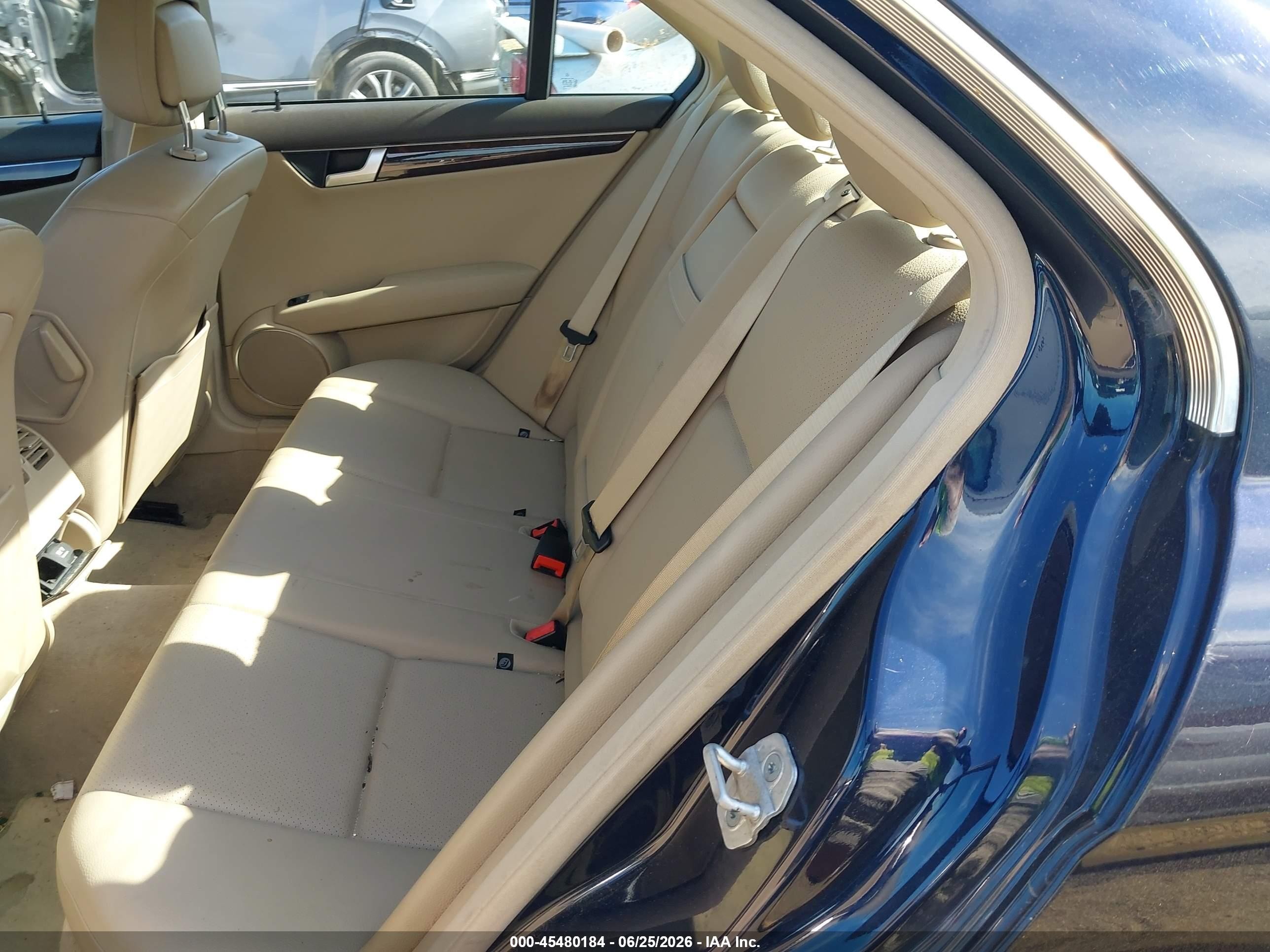 2014 Mercedes-benz C 300 Sport 4matic Синий vin: WDDGF8AB9ER306764