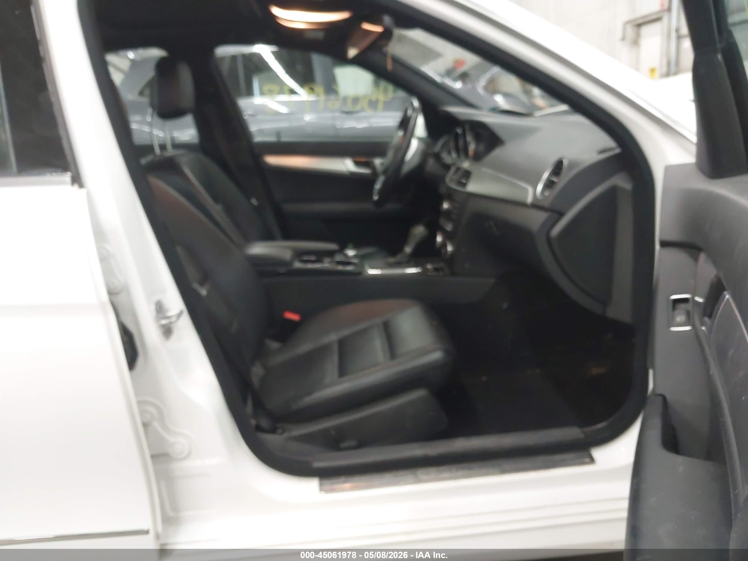 2014 Mercedes-benz C 300 Sport 4matic White vin: WDDGF8AB9ER309132