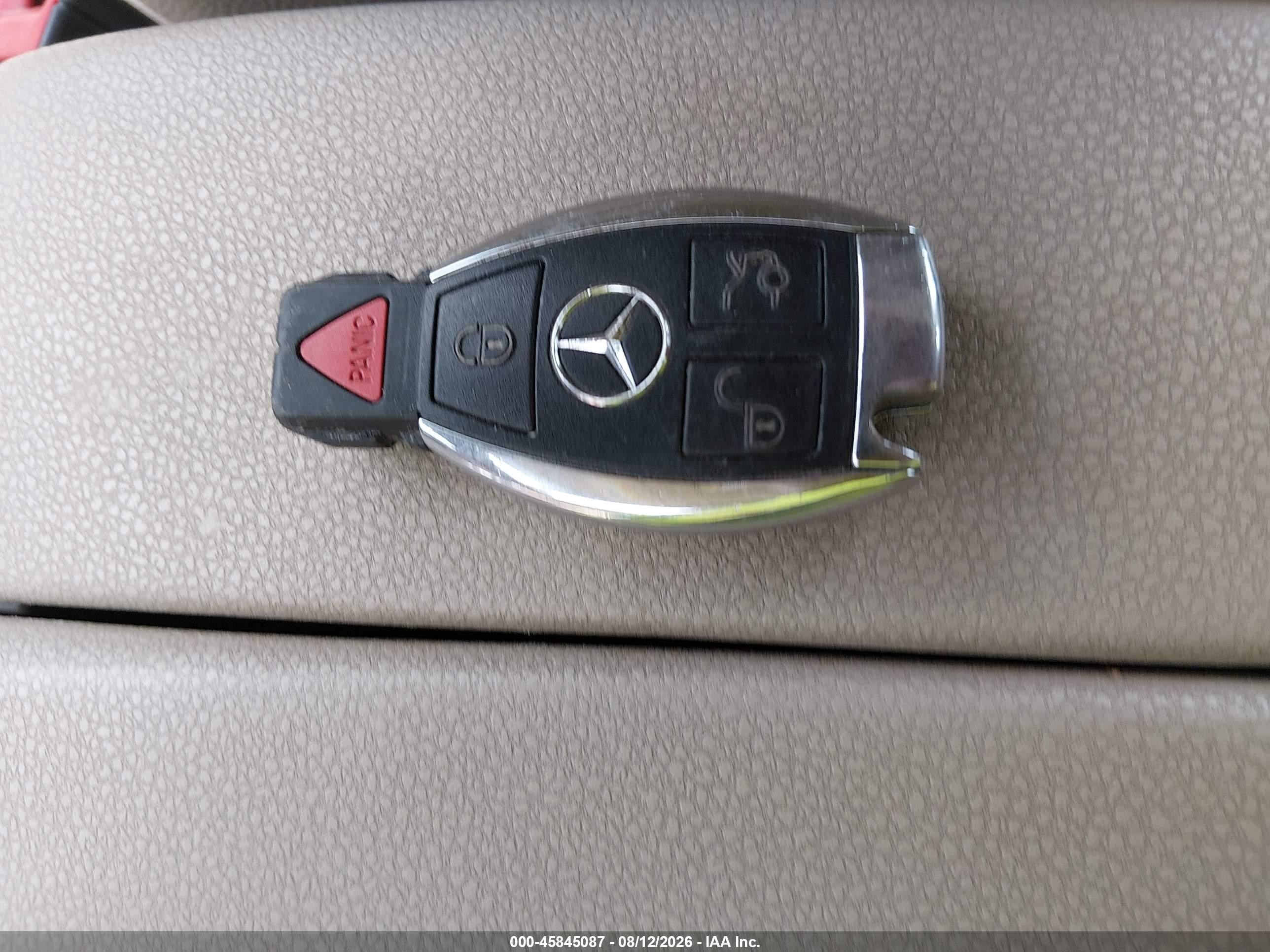 2014 Mercedes-benz C 300 Sport 4matic White vin: WDDGF8AB9ER314363