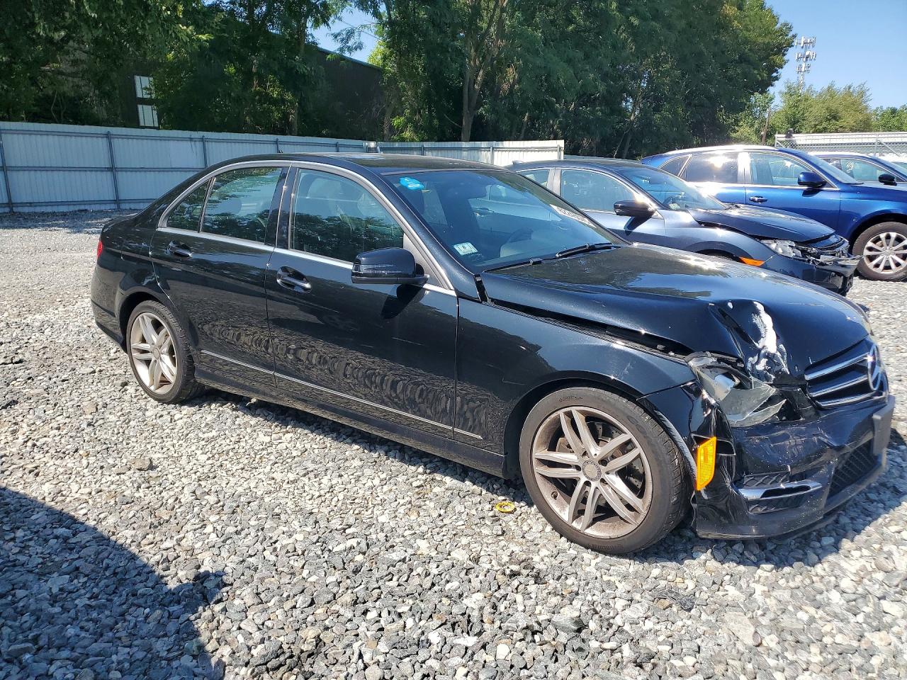 2014 Mercedes-benz C 300 4matic Черный vin: WDDGF8AB9ER320938