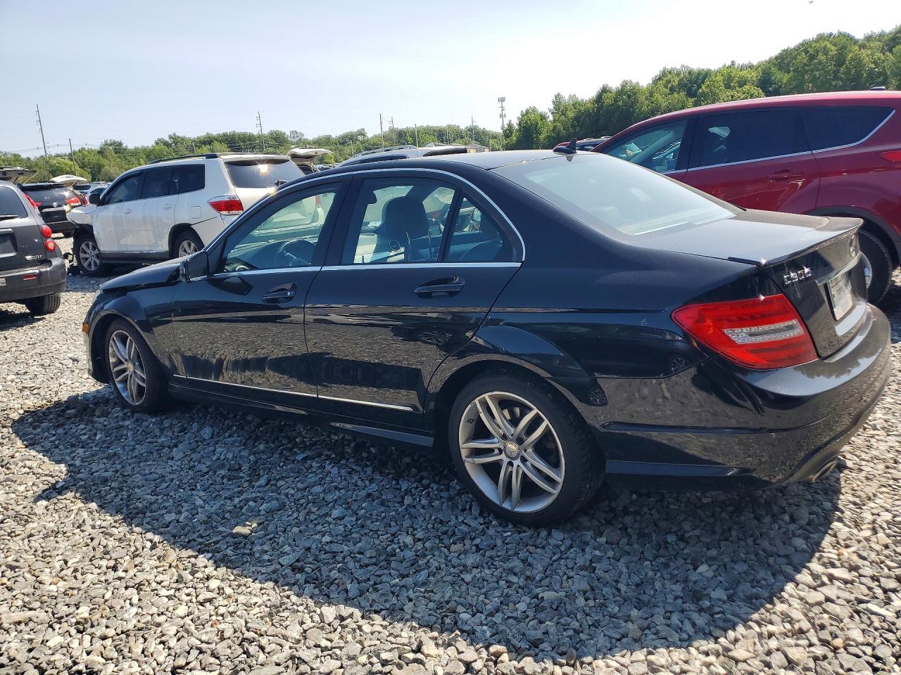 2014 Mercedes-benz C 300 4matic Черный vin: WDDGF8AB9ER320938