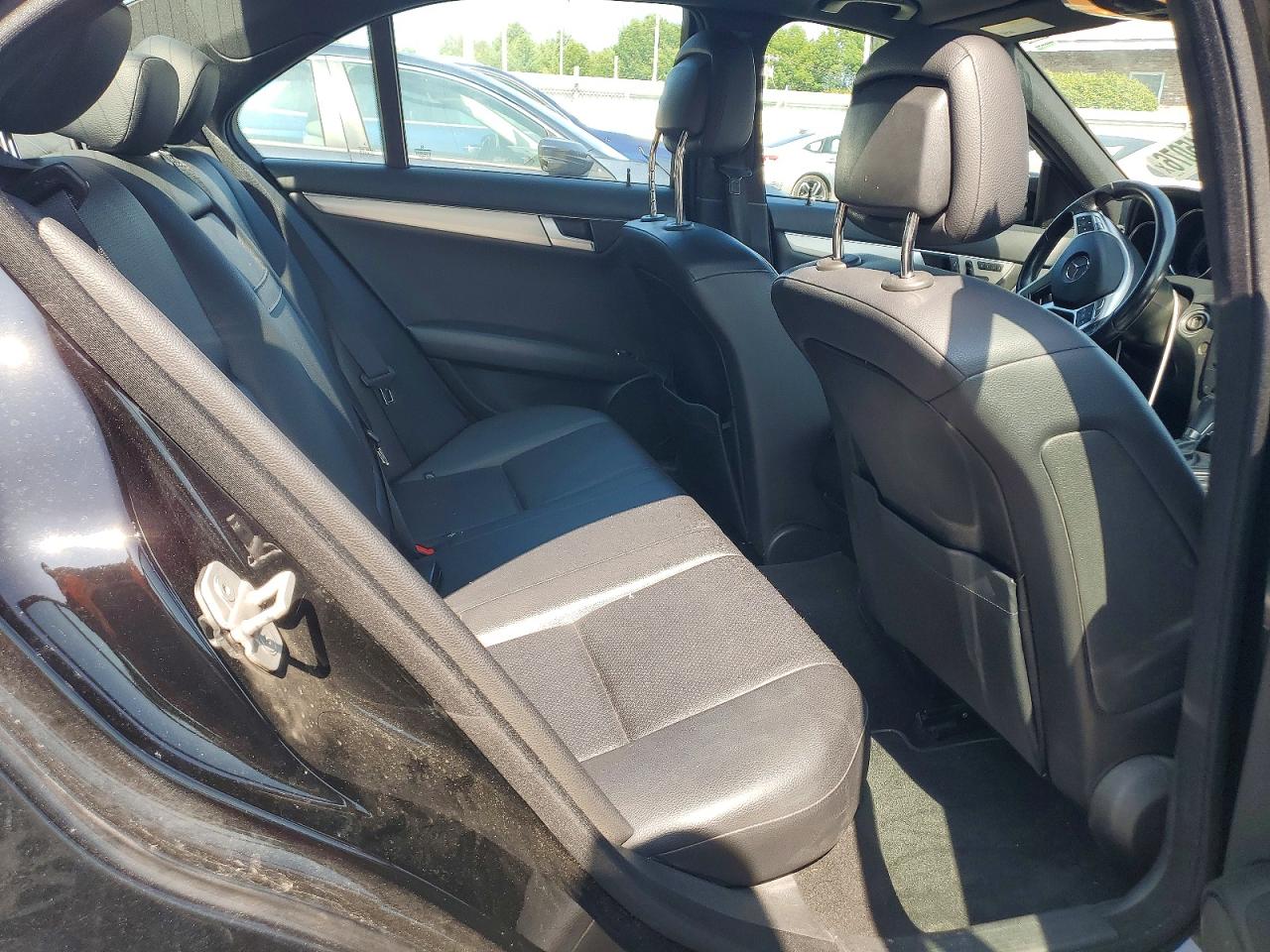 2014 Mercedes-benz C 300 4matic Черный vin: WDDGF8AB9ER320938