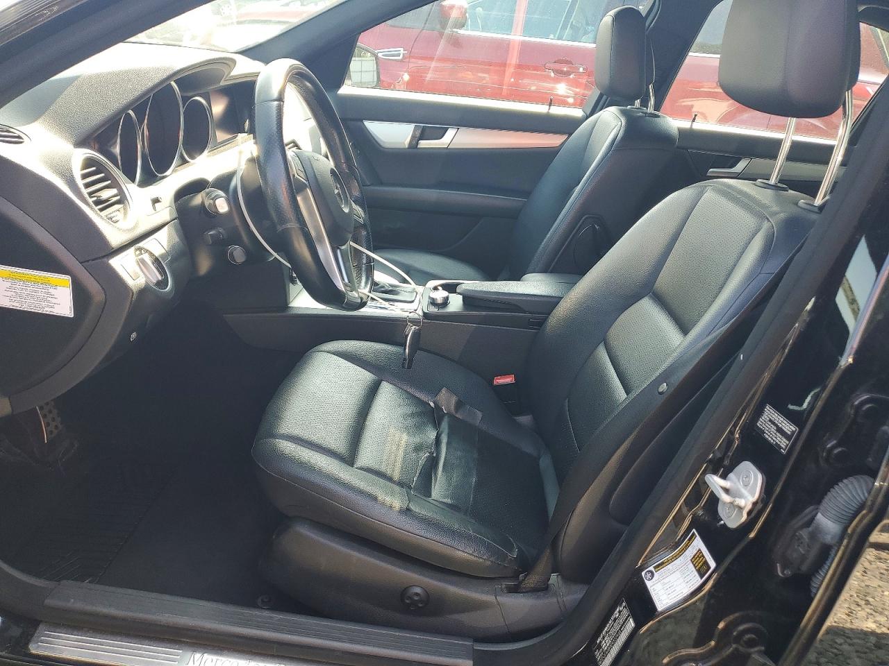2014 Mercedes-benz C 300 4matic Черный vin: WDDGF8AB9ER320938