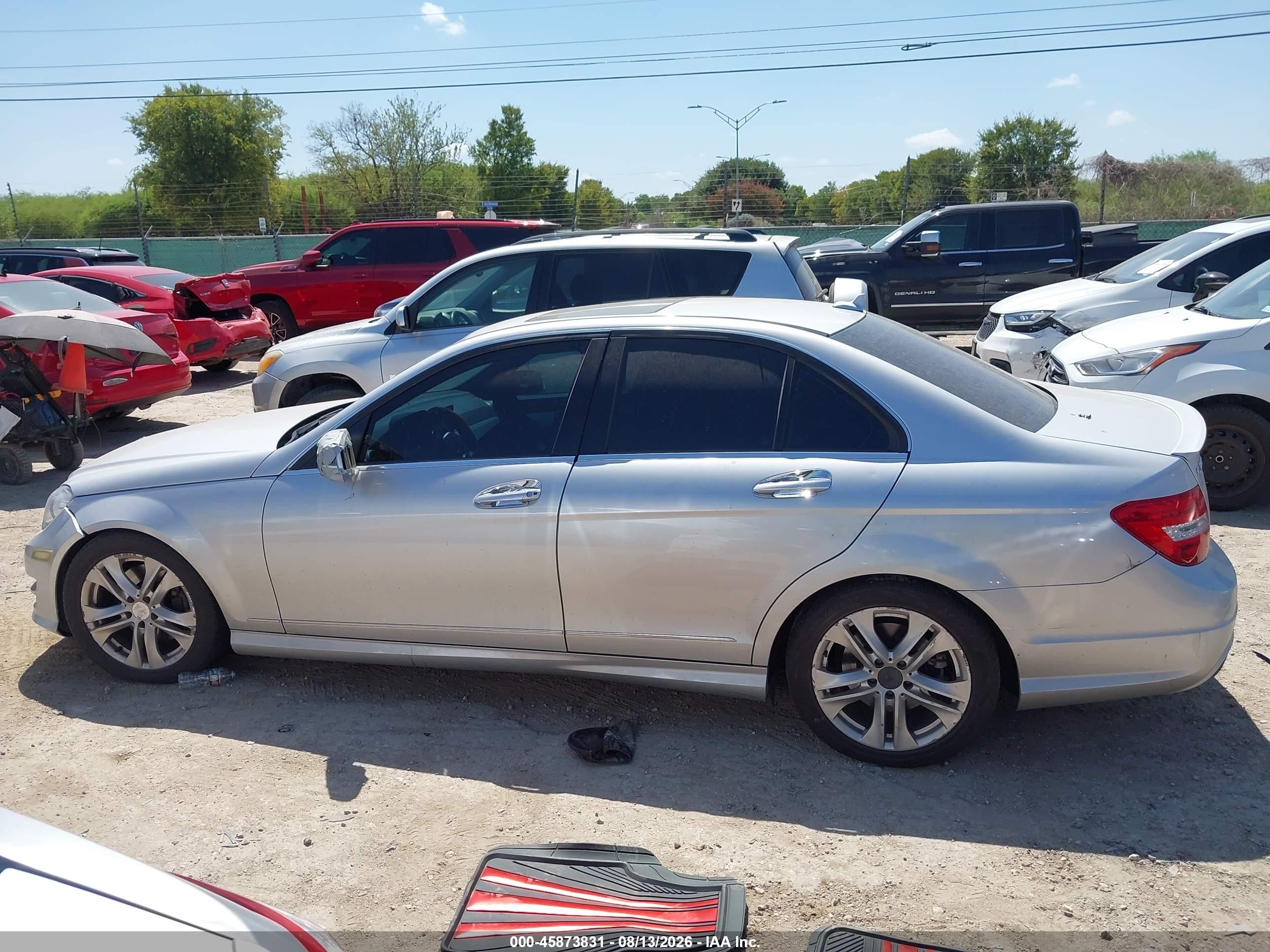 2013 Mercedes-benz C 300 Sport 4matic Silver vin: WDDGF8ABXDA755447