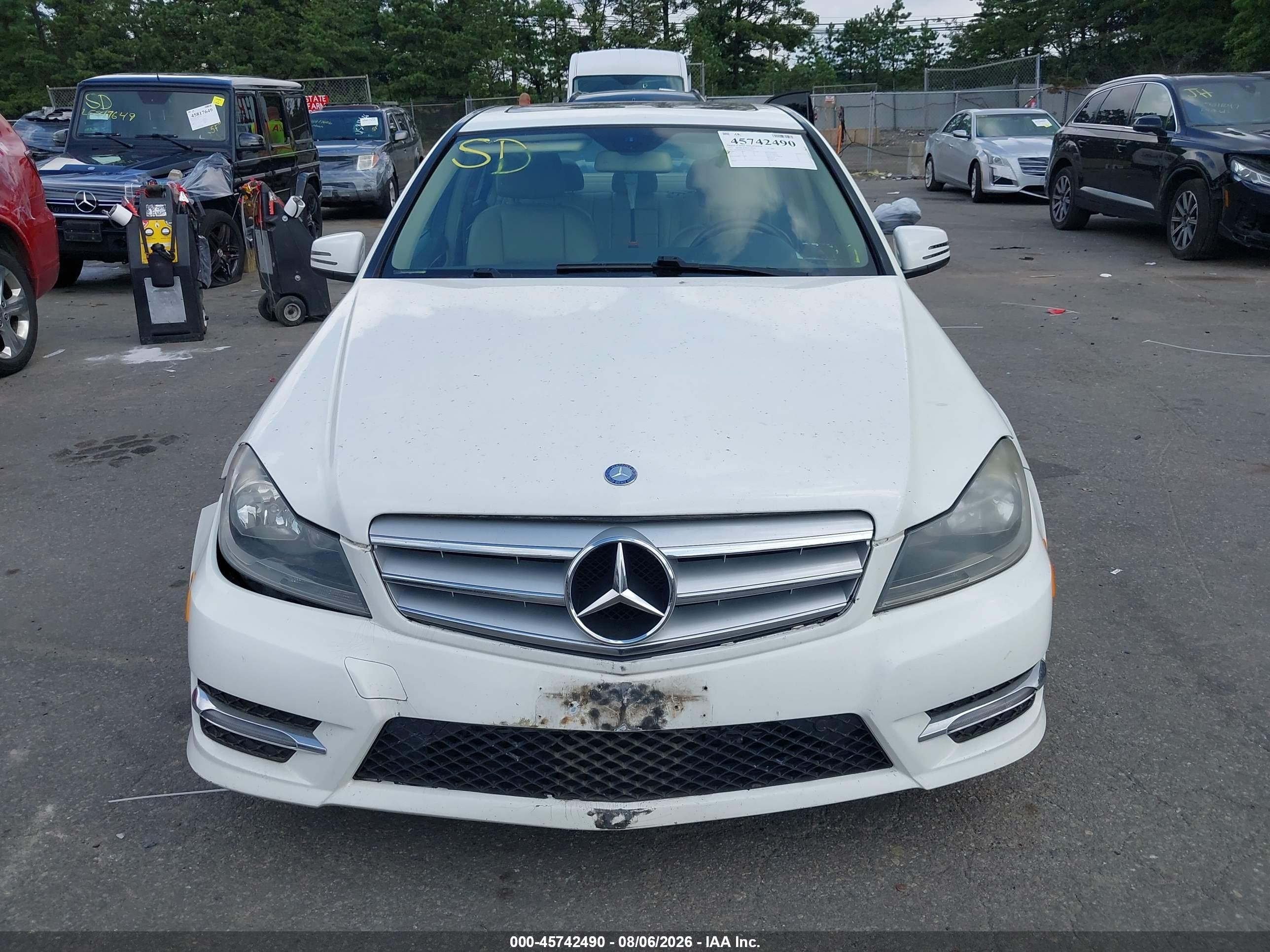 2013 Mercedes-benz C 300 Sport 4matic White vin: WDDGF8ABXDA867245