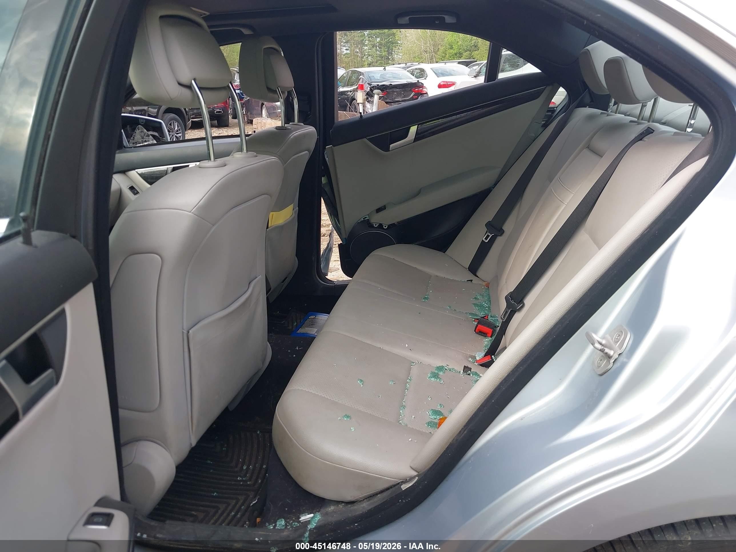 2013 Mercedes-benz C 300 Sport 4matic Light Blue vin: WDDGF8ABXDG146159