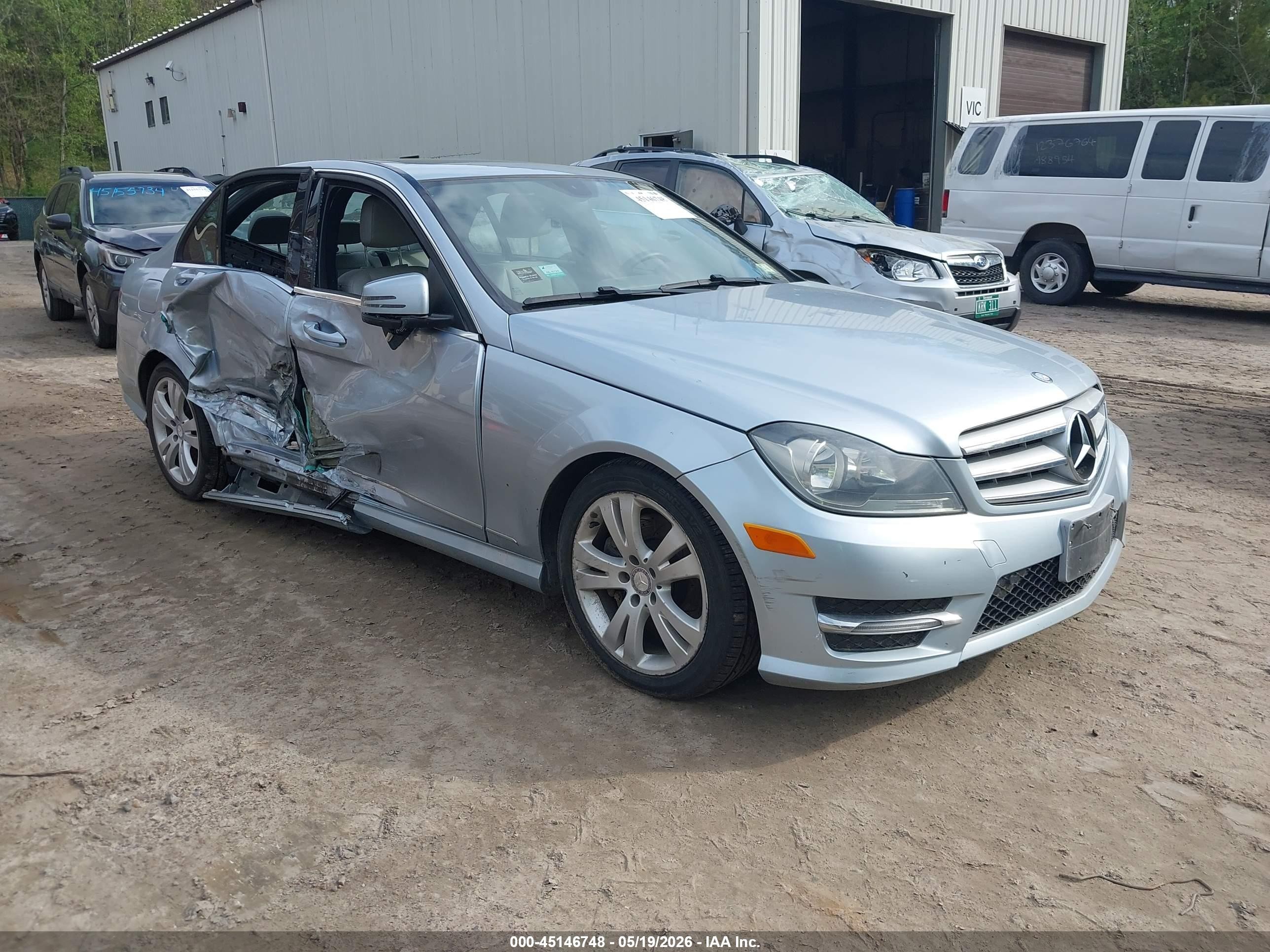 2013 Mercedes-benz C 300 Sport 4matic Light Blue vin: WDDGF8ABXDG146159