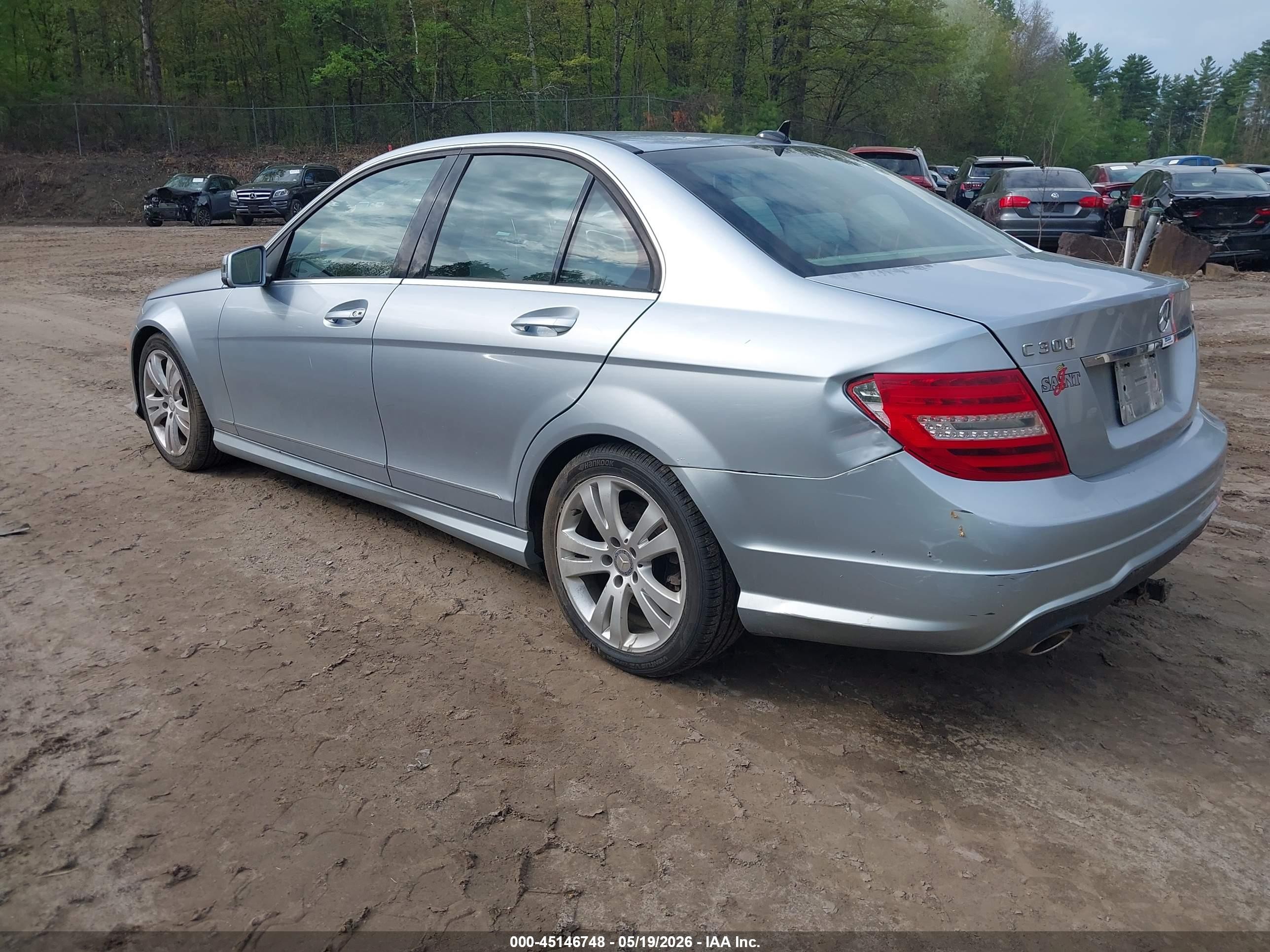 2013 Mercedes-benz C 300 Sport 4matic Light Blue vin: WDDGF8ABXDG146159