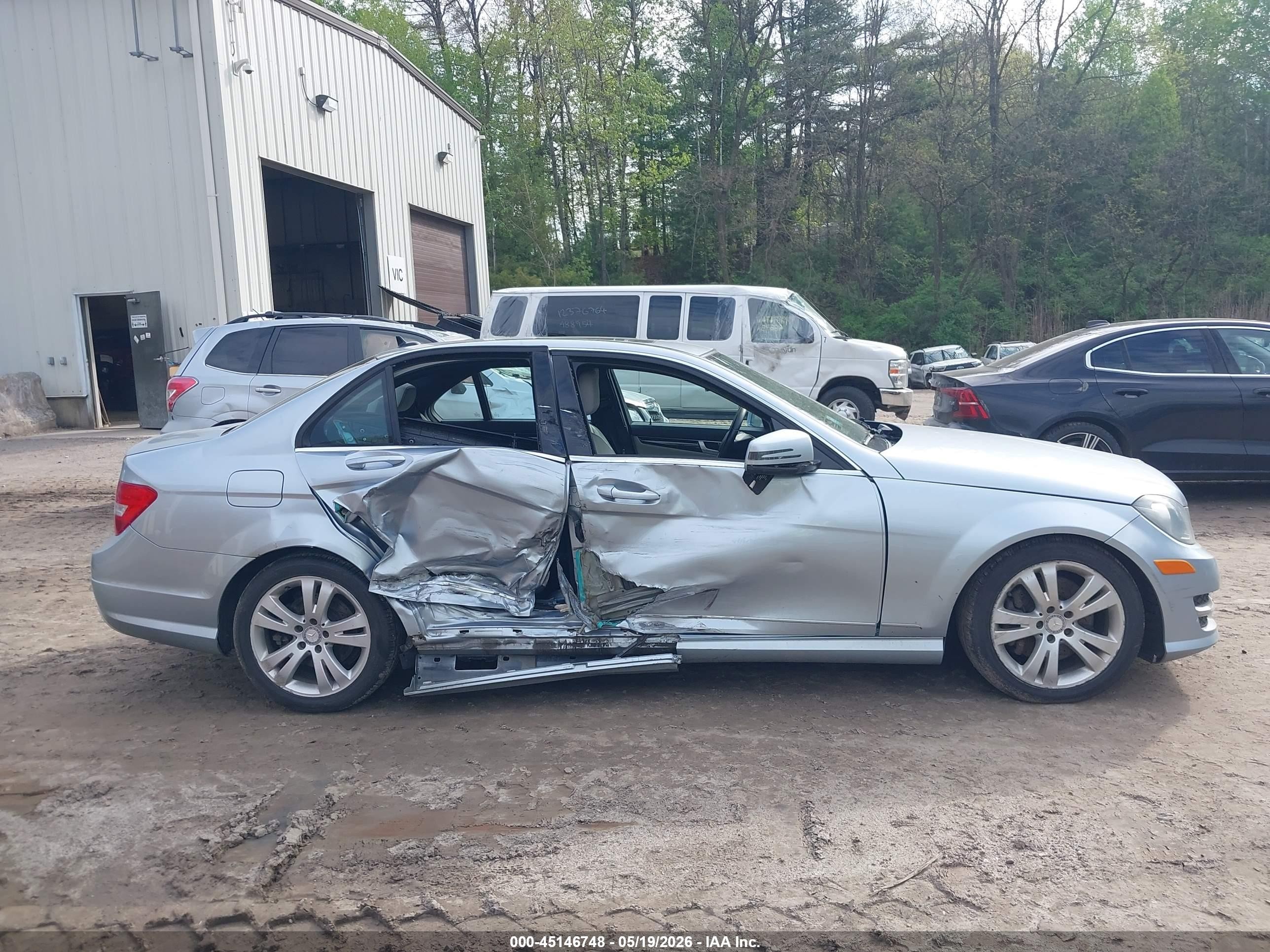 2013 Mercedes-benz C 300 Sport 4matic Light Blue vin: WDDGF8ABXDG146159