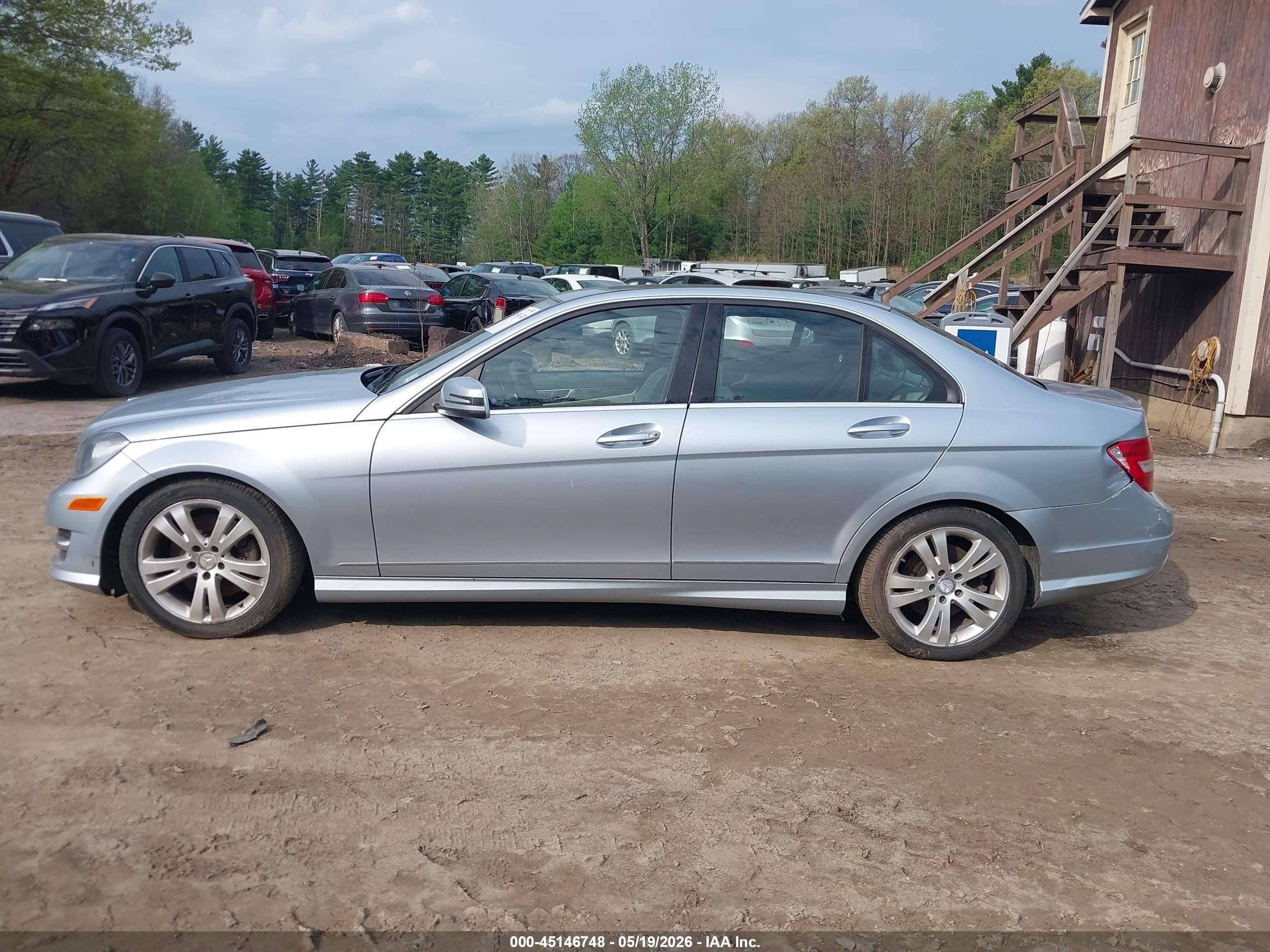 2013 Mercedes-benz C 300 Sport 4matic Light Blue vin: WDDGF8ABXDG146159