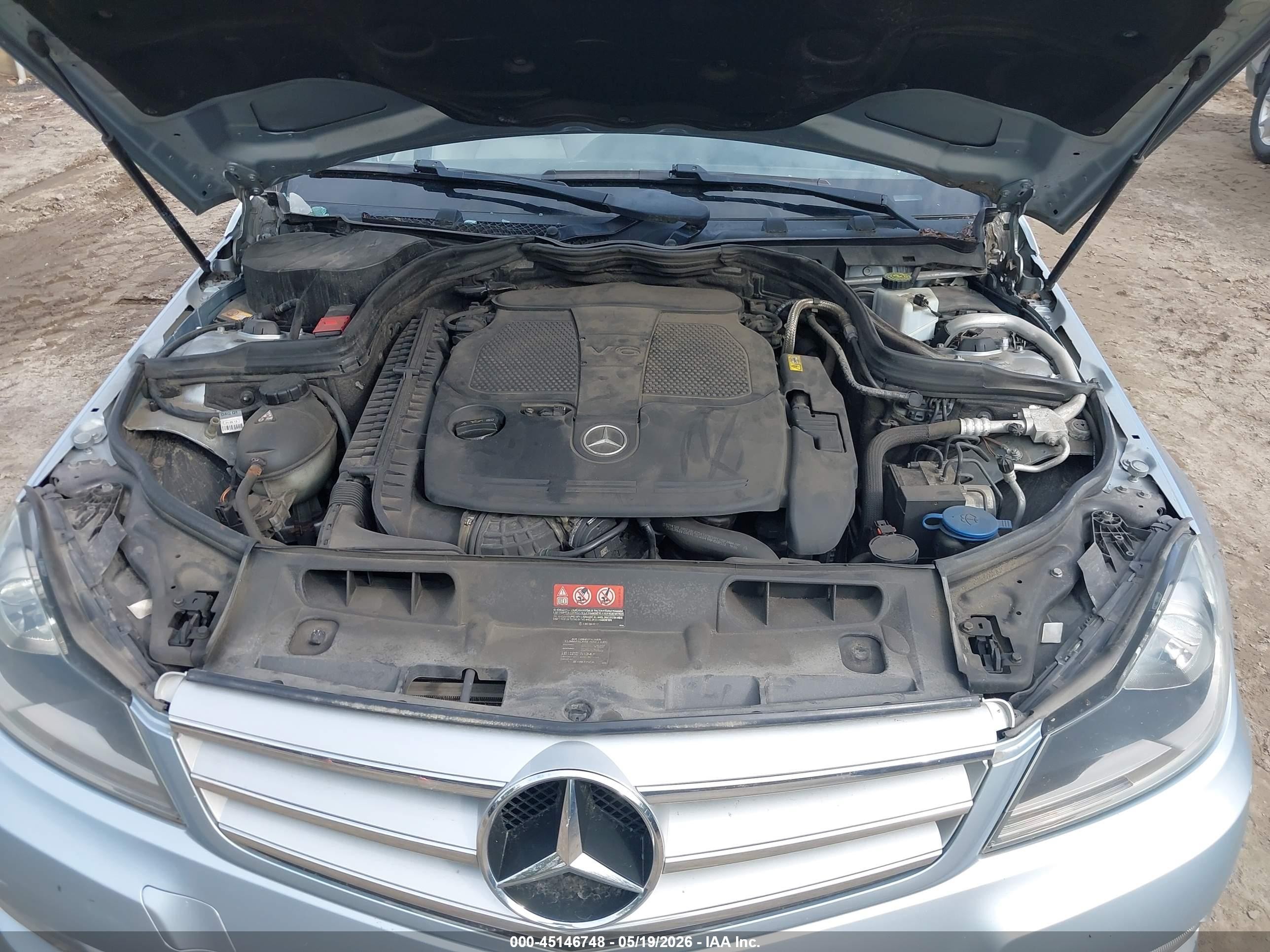 2013 Mercedes-benz C 300 Sport 4matic Light Blue vin: WDDGF8ABXDG146159