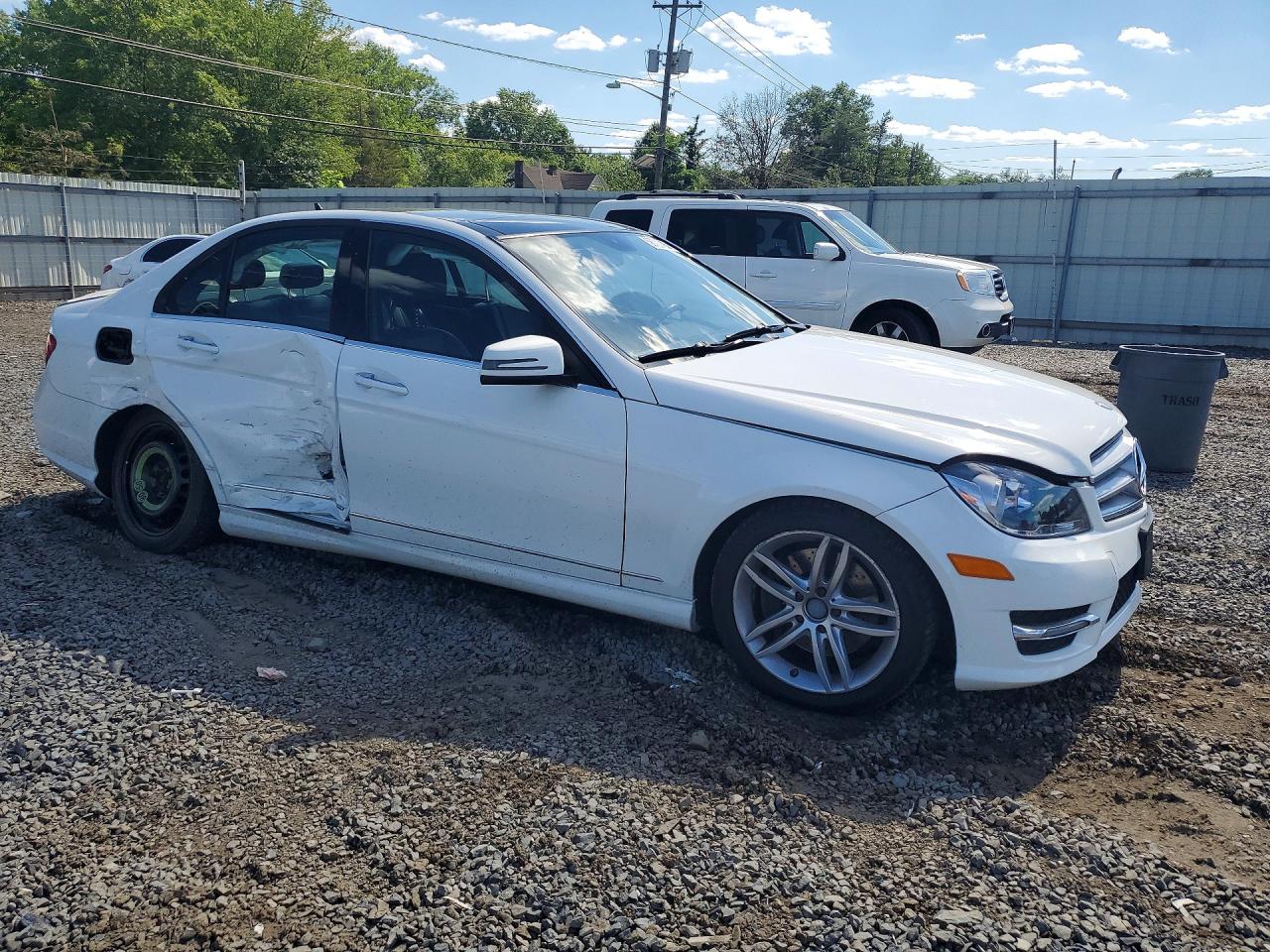 2013 Mercedes-benz C 300 4matic White vin: WDDGF8ABXDR241535
