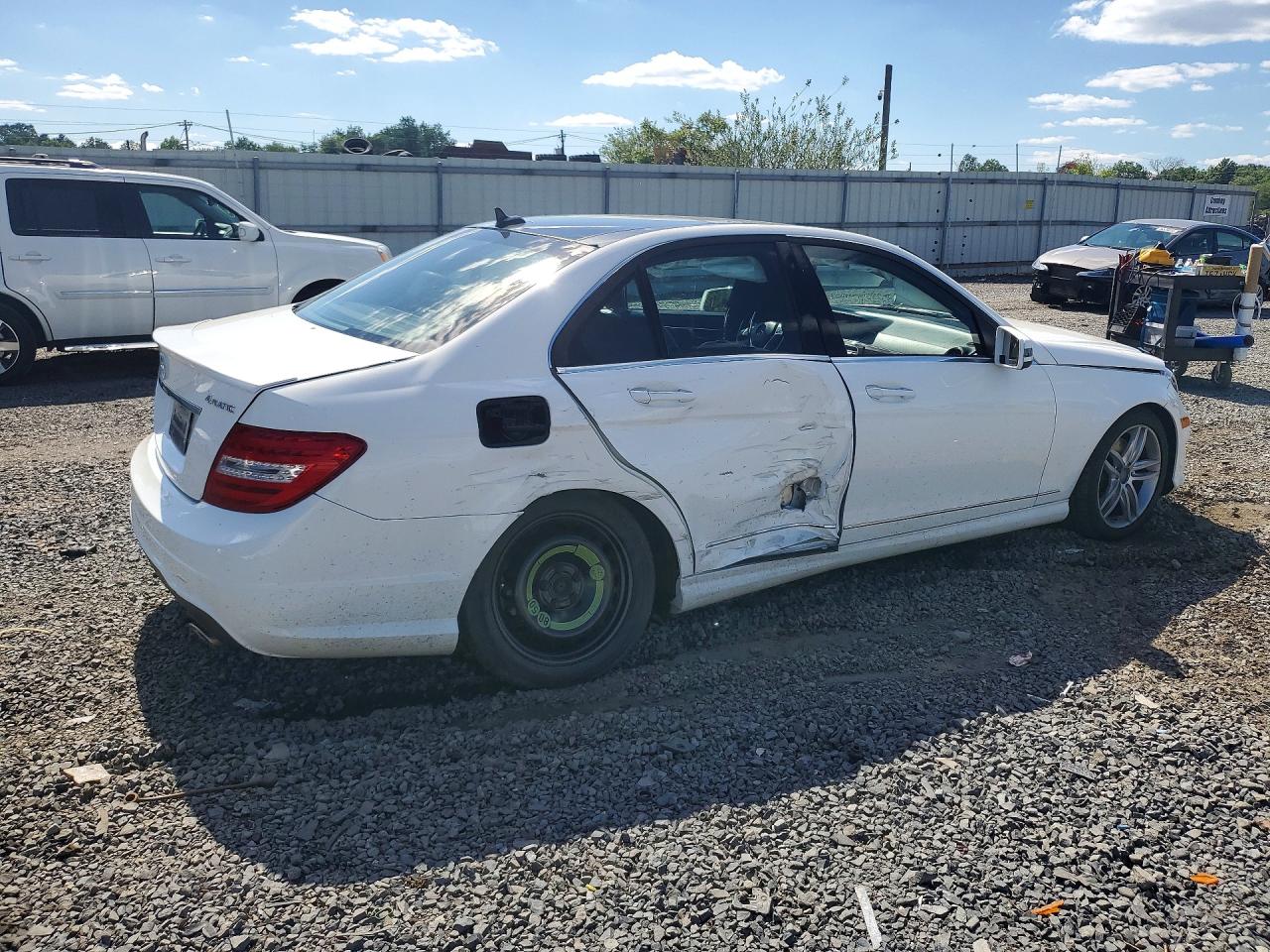 2013 Mercedes-benz C 300 4matic White vin: WDDGF8ABXDR241535