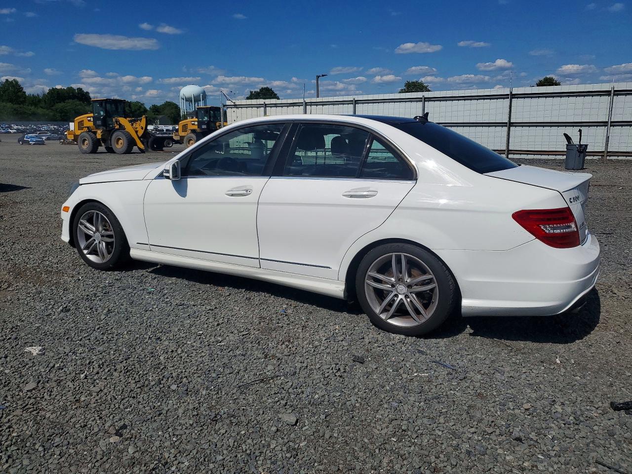 2013 Mercedes-benz C 300 4matic White vin: WDDGF8ABXDR241535