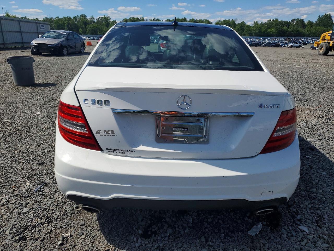 2013 Mercedes-benz C 300 4matic White vin: WDDGF8ABXDR241535