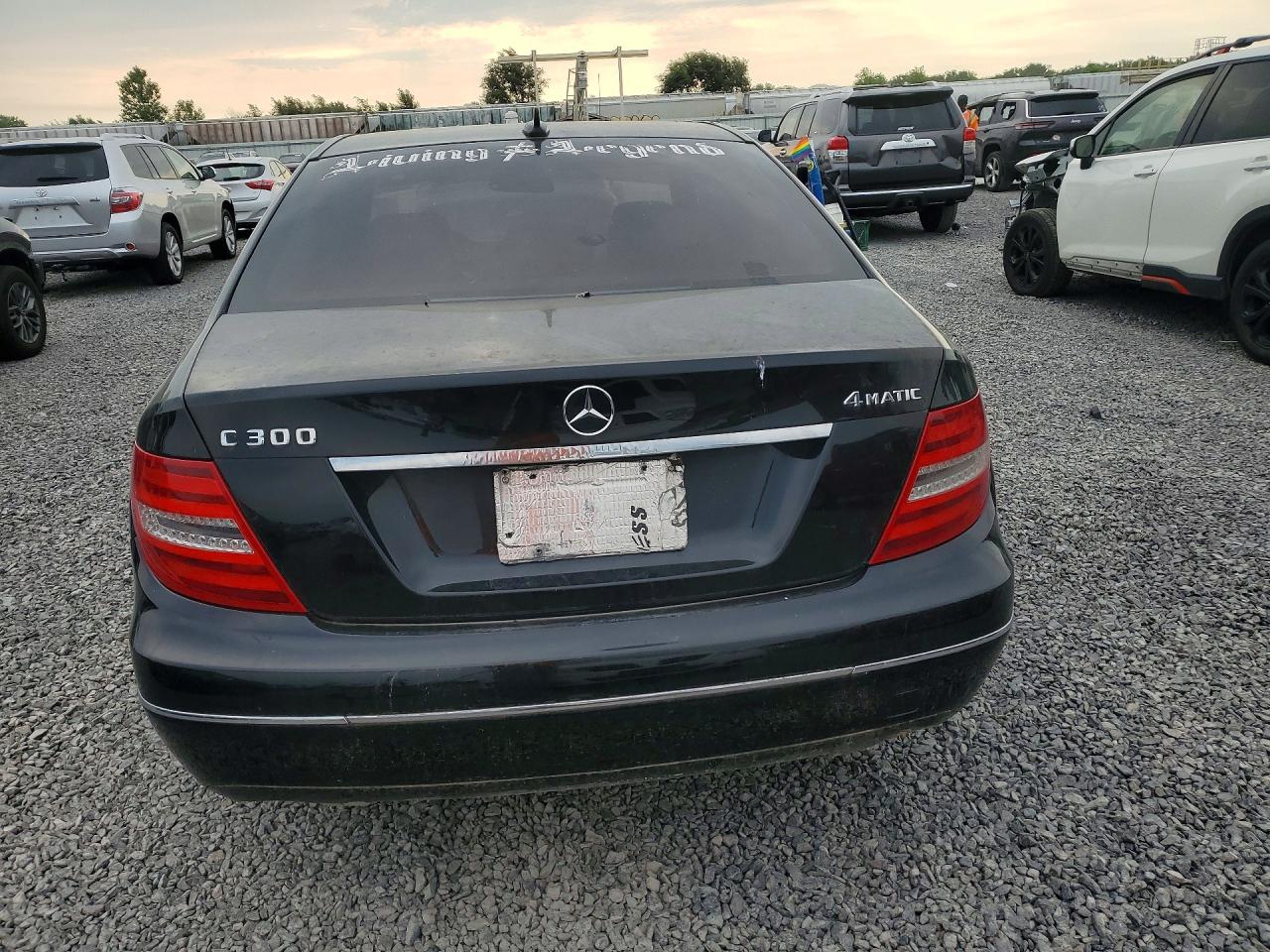 2013 Mercedes-benz C 300 4matic Black vin: WDDGF8ABXDR242054