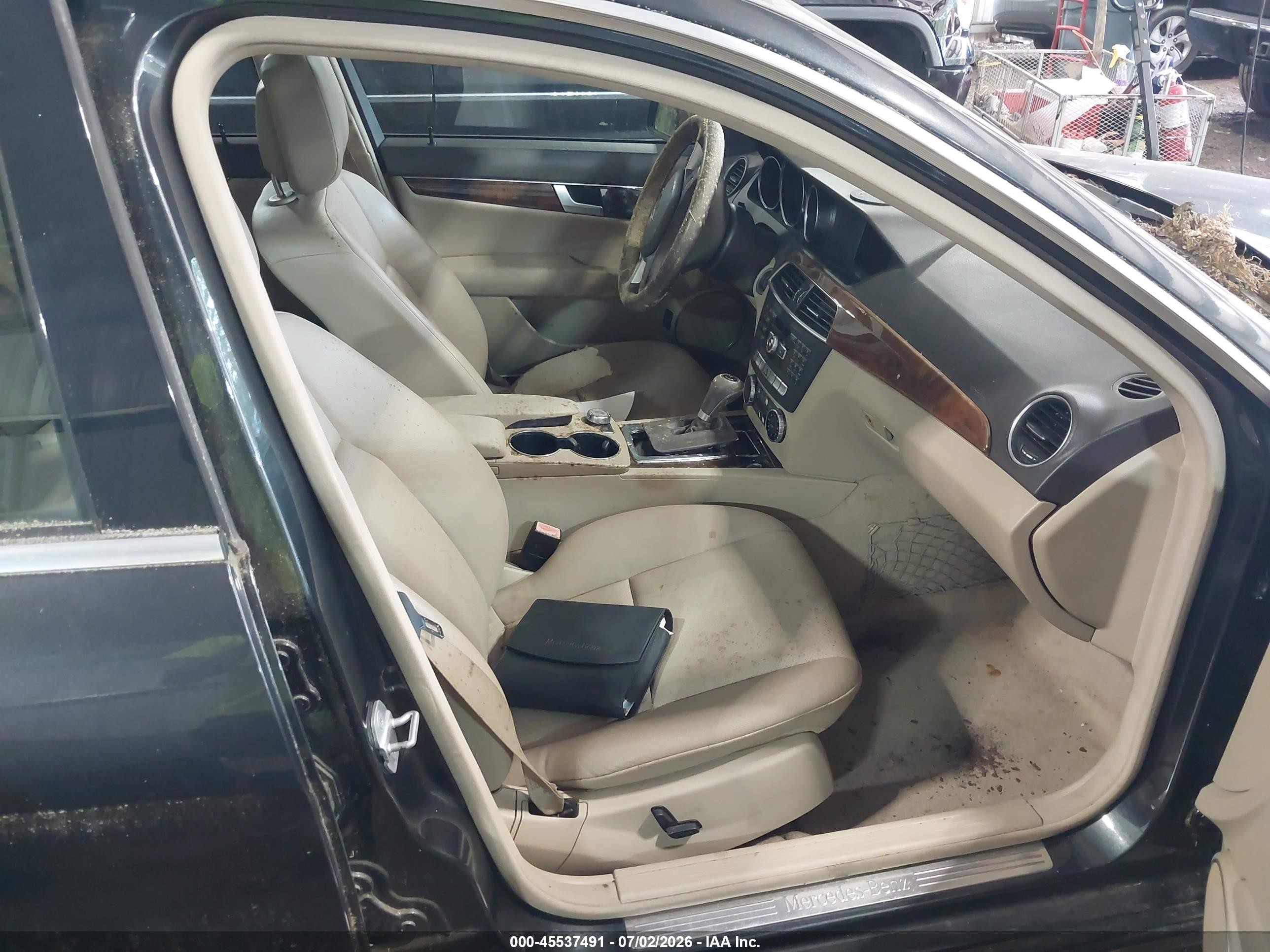 2013 Mercedes-benz C 300 Luxury 4matic Gray vin: WDDGF8ABXDR263289