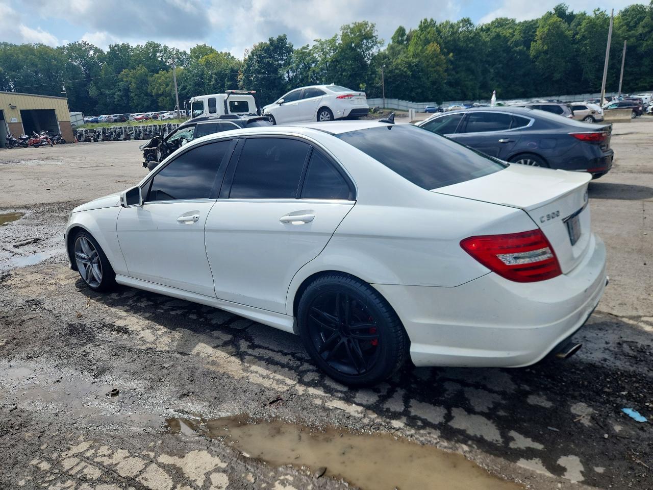 2013 Mercedes-benz C 300 4matic White vin: WDDGF8ABXDR264751