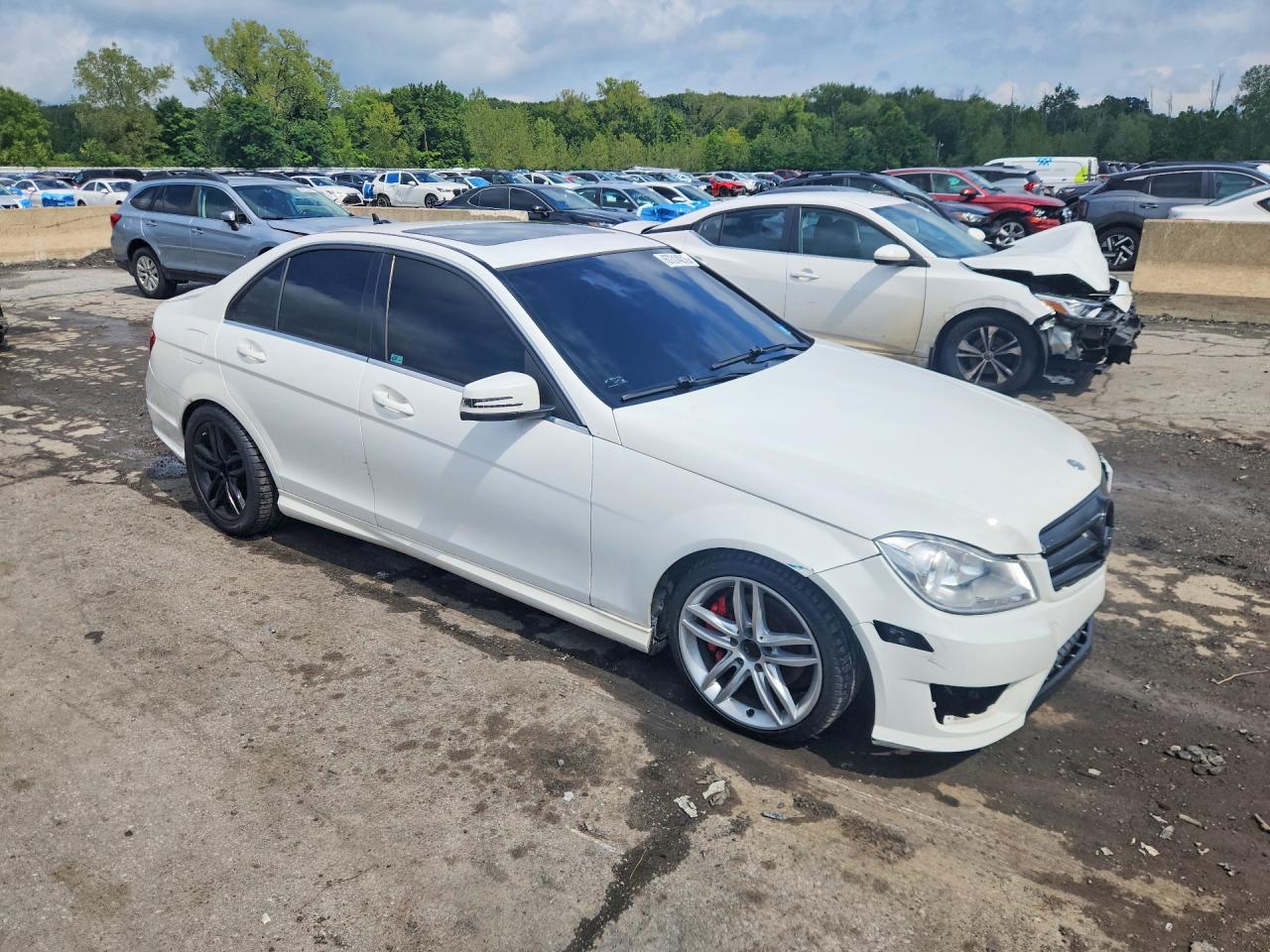 2013 Mercedes-benz C 300 4matic White vin: WDDGF8ABXDR264751