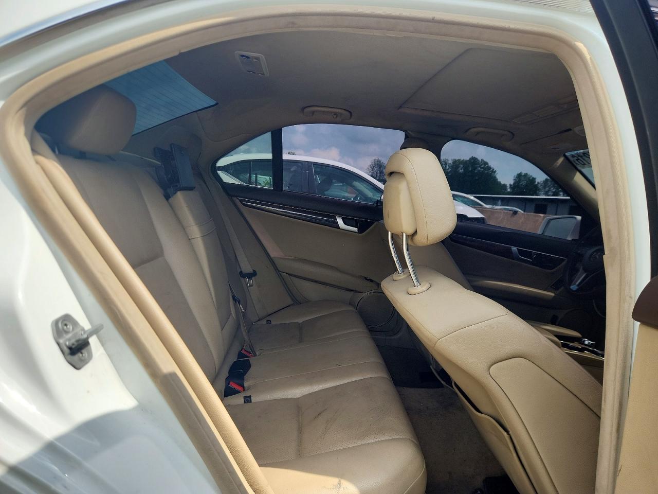 2013 Mercedes-benz C 300 4matic White vin: WDDGF8ABXDR264751