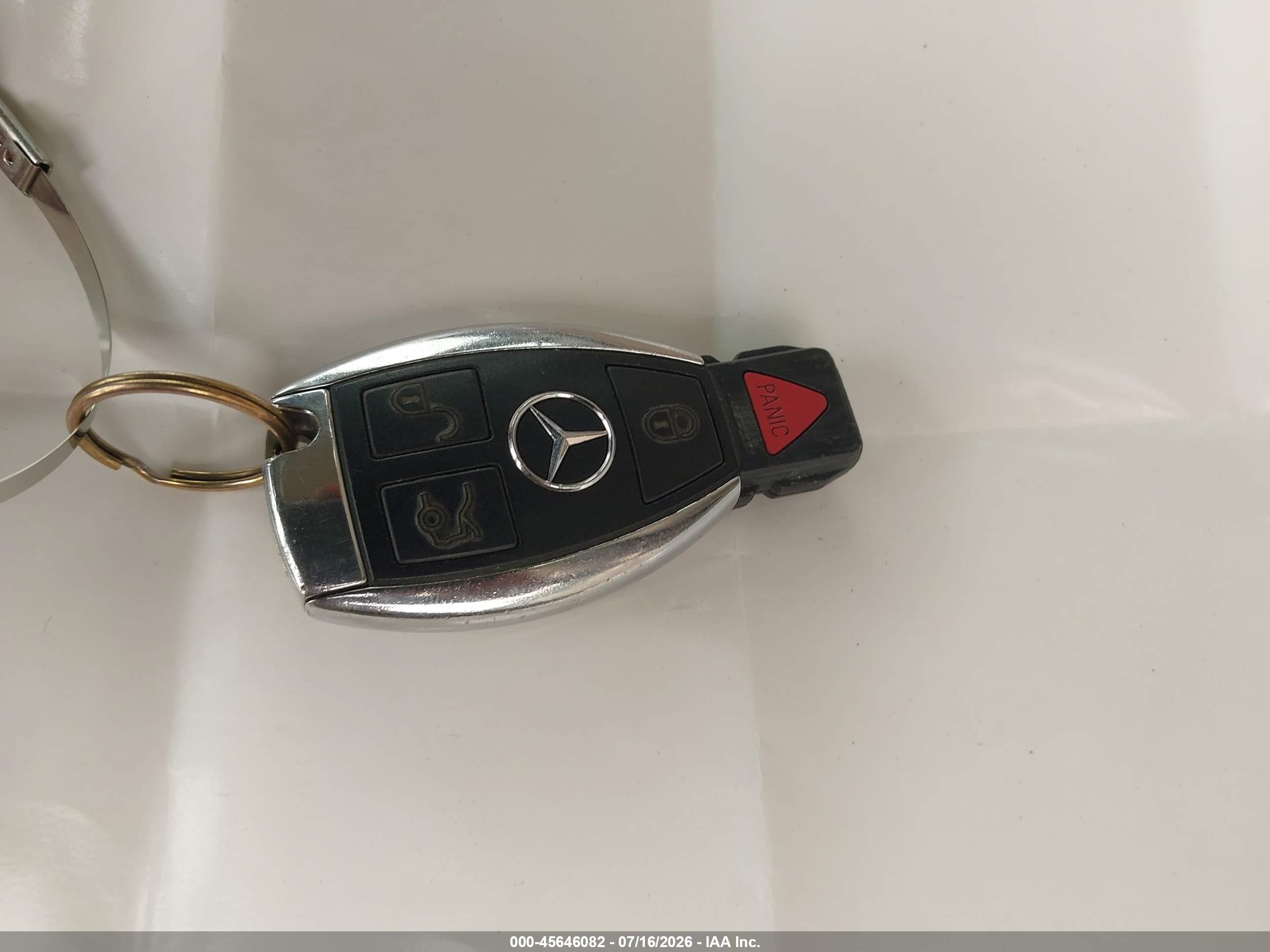 2013 Mercedes-benz C 300 Luxury 4matic Brown vin: WDDGF8ABXDR271506