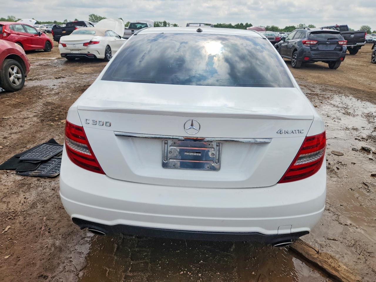 2013 Mercedes-benz C 300 4matic Белый vin: WDDGF8ABXDR273403