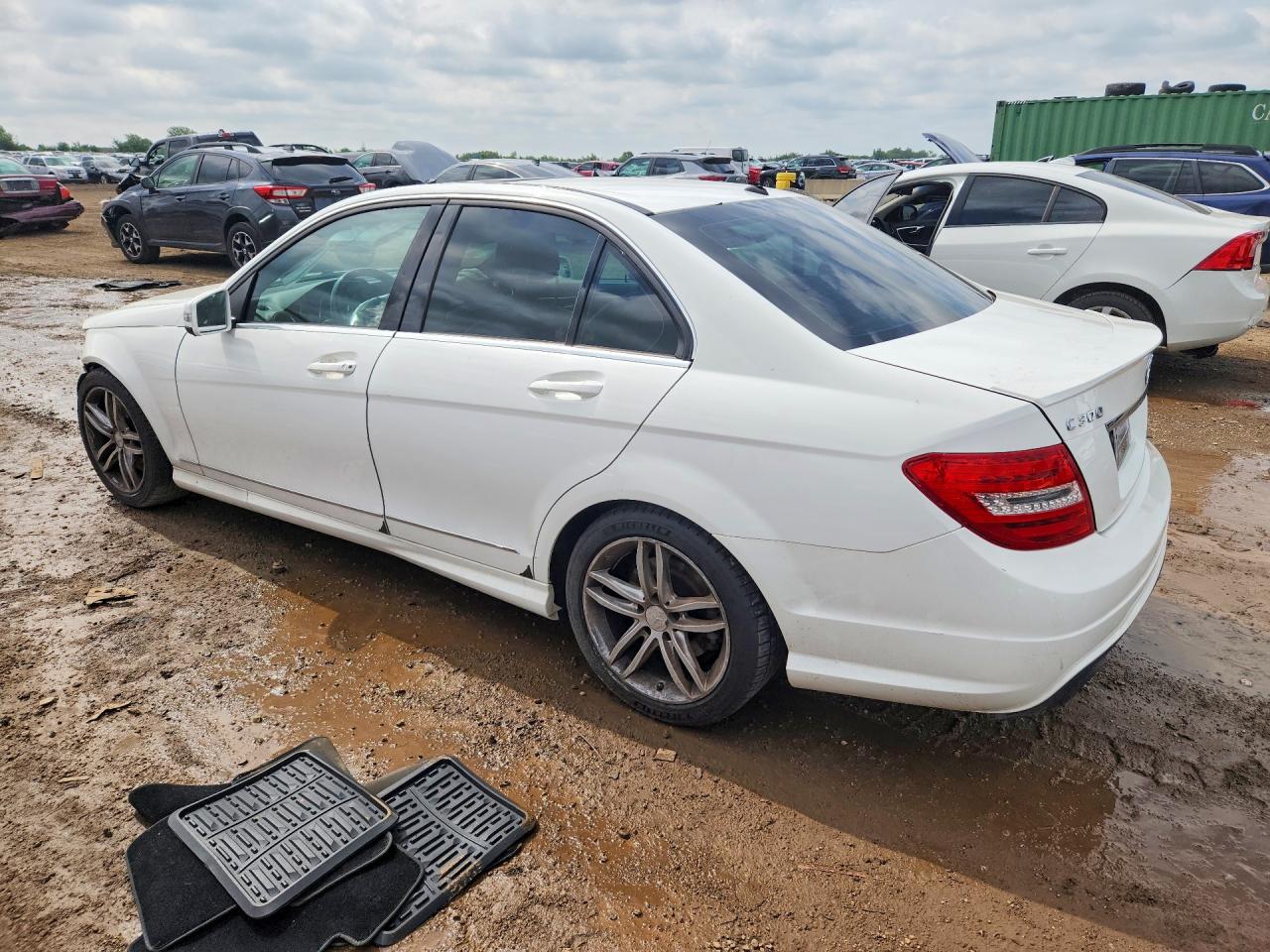 2013 Mercedes-benz C 300 4matic Белый vin: WDDGF8ABXDR273403