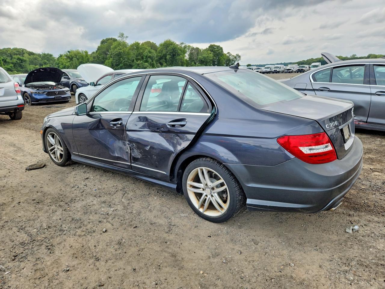2013 Mercedes-benz C 300 4matic Charcoal vin: WDDGF8ABXDR276480