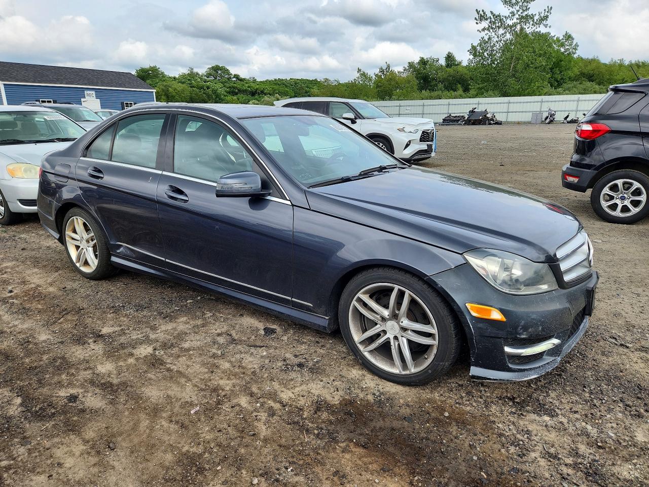 2013 Mercedes-benz C 300 4matic Charcoal vin: WDDGF8ABXDR276480