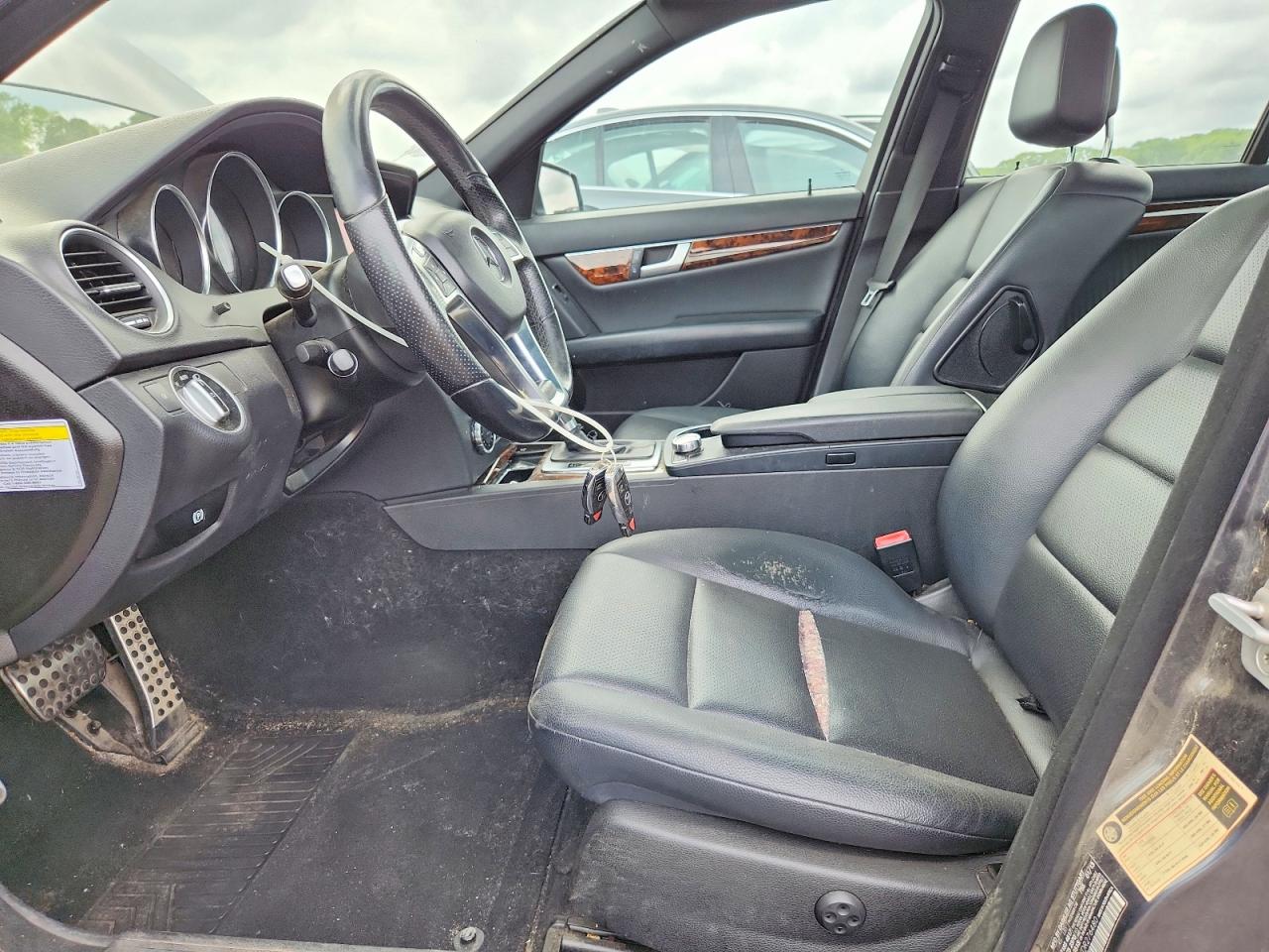 2013 Mercedes-benz C 300 4matic Charcoal vin: WDDGF8ABXDR276480