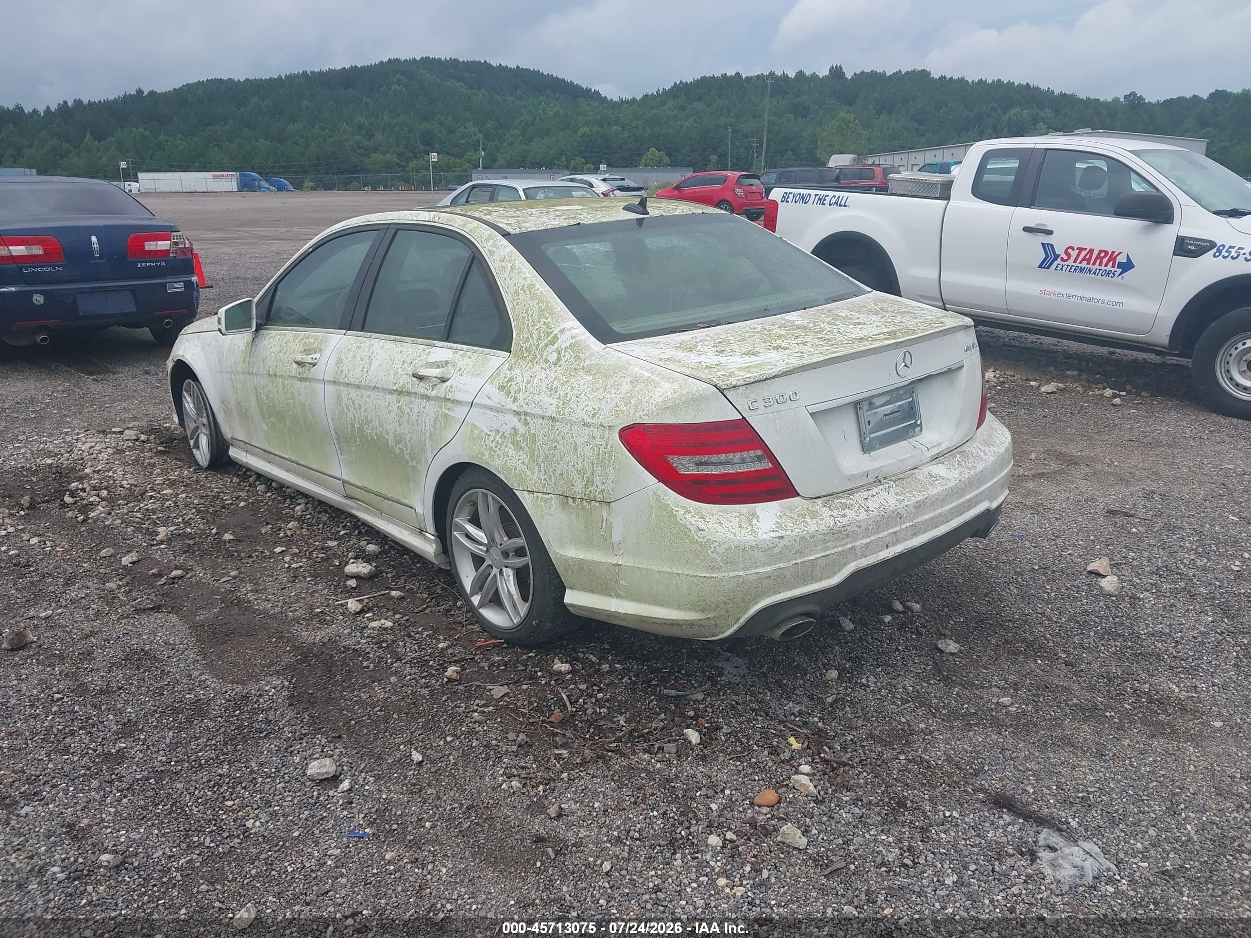 2013 Mercedes-benz C 300 Sport 4matic White vin: WDDGF8ABXDR278035
