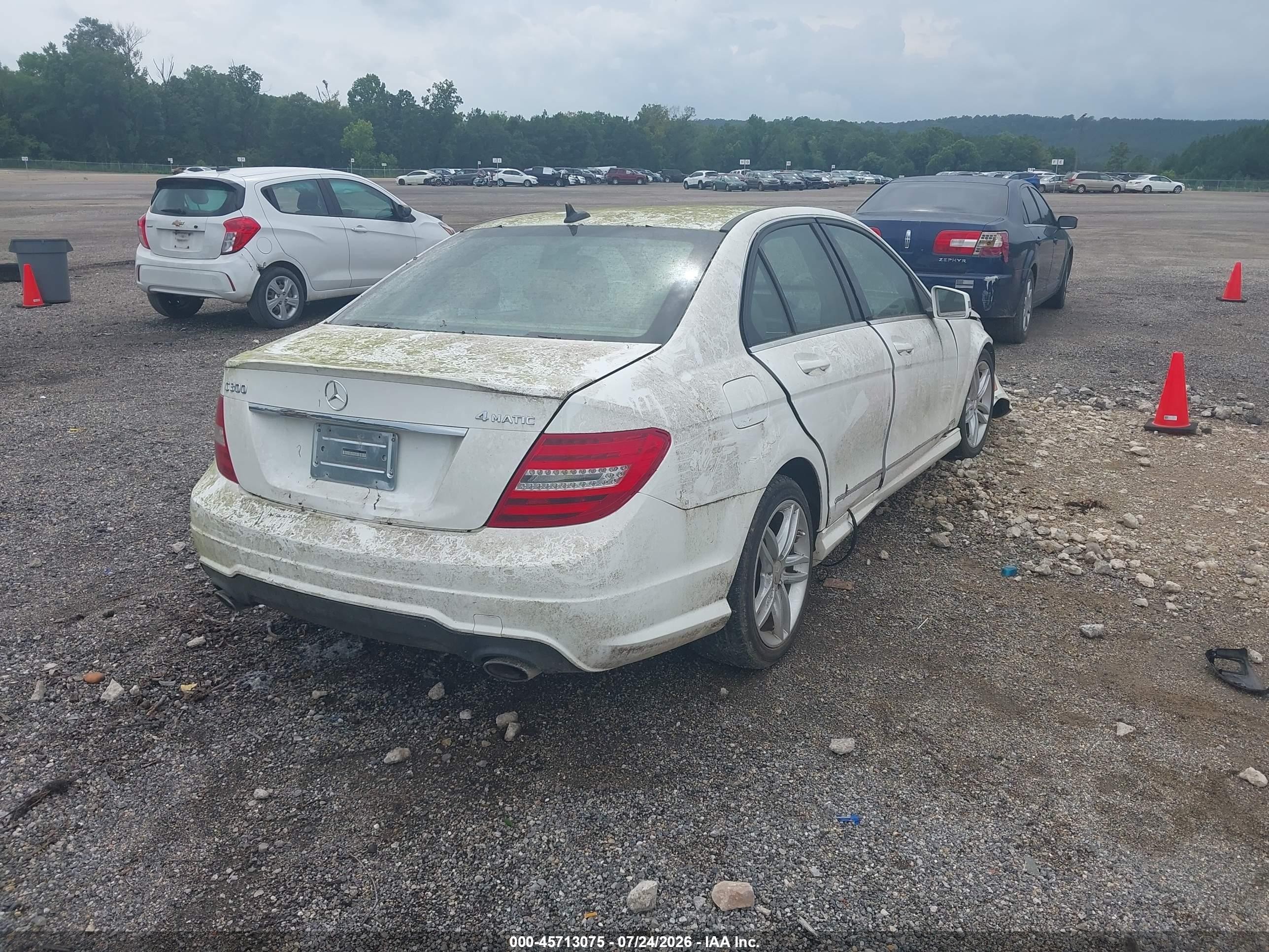 2013 Mercedes-benz C 300 Sport 4matic White vin: WDDGF8ABXDR278035