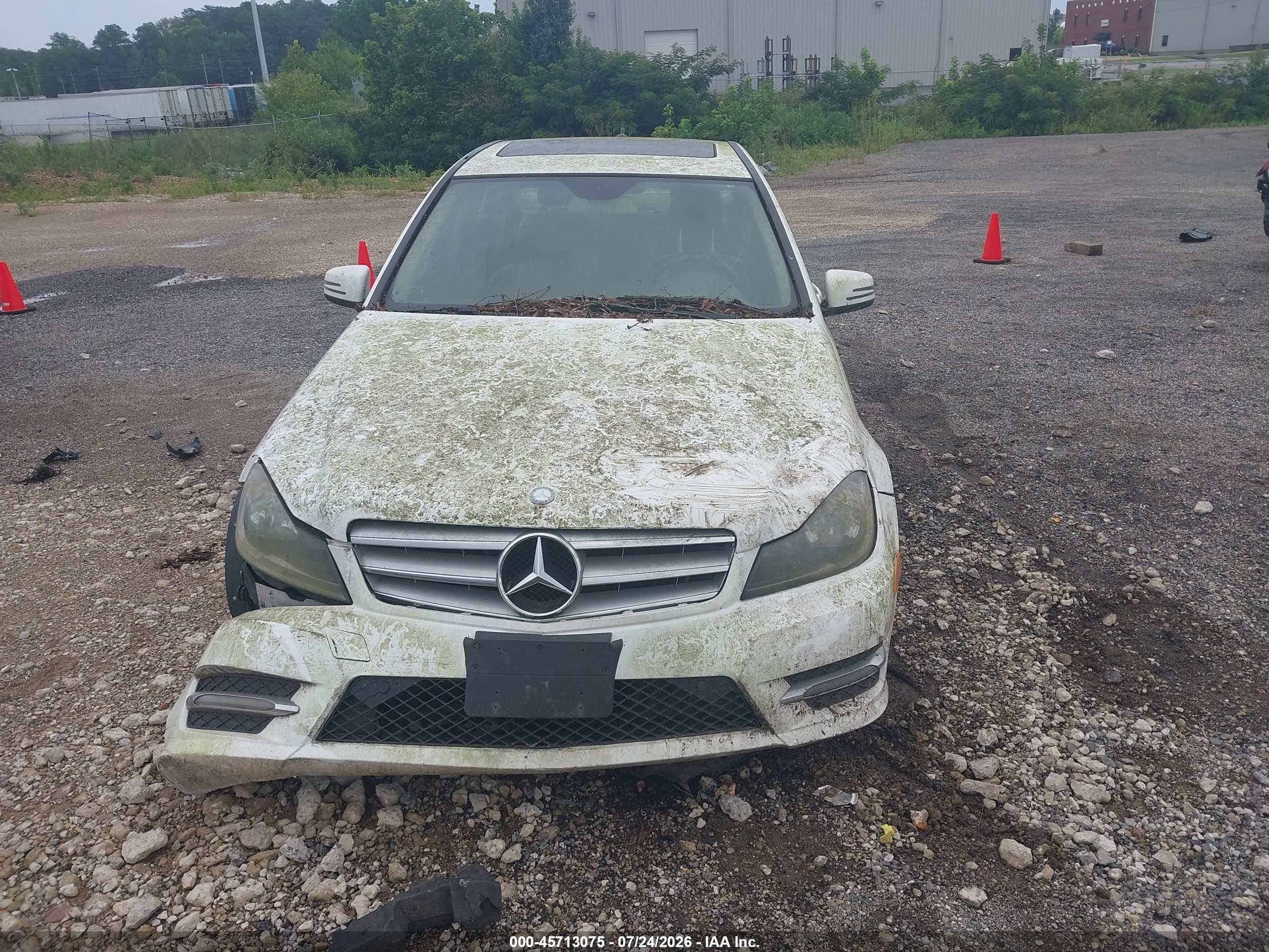2013 Mercedes-benz C 300 Sport 4matic White vin: WDDGF8ABXDR278035
