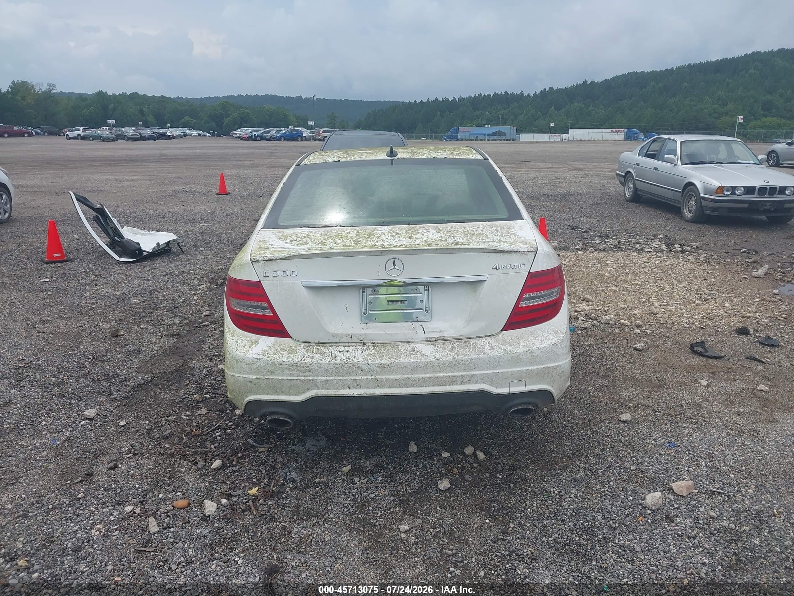 2013 Mercedes-benz C 300 Sport 4matic White vin: WDDGF8ABXDR278035