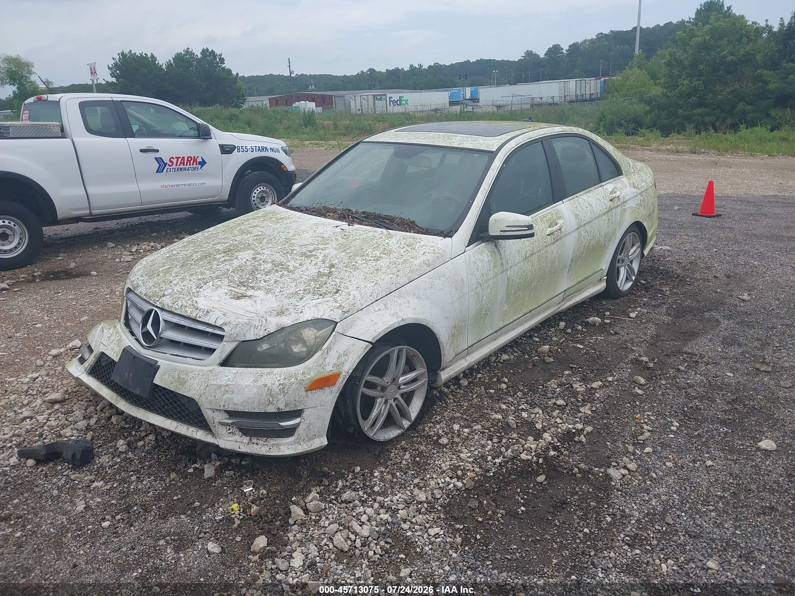 2013 Mercedes-benz C 300 Sport 4matic White vin: WDDGF8ABXDR278035