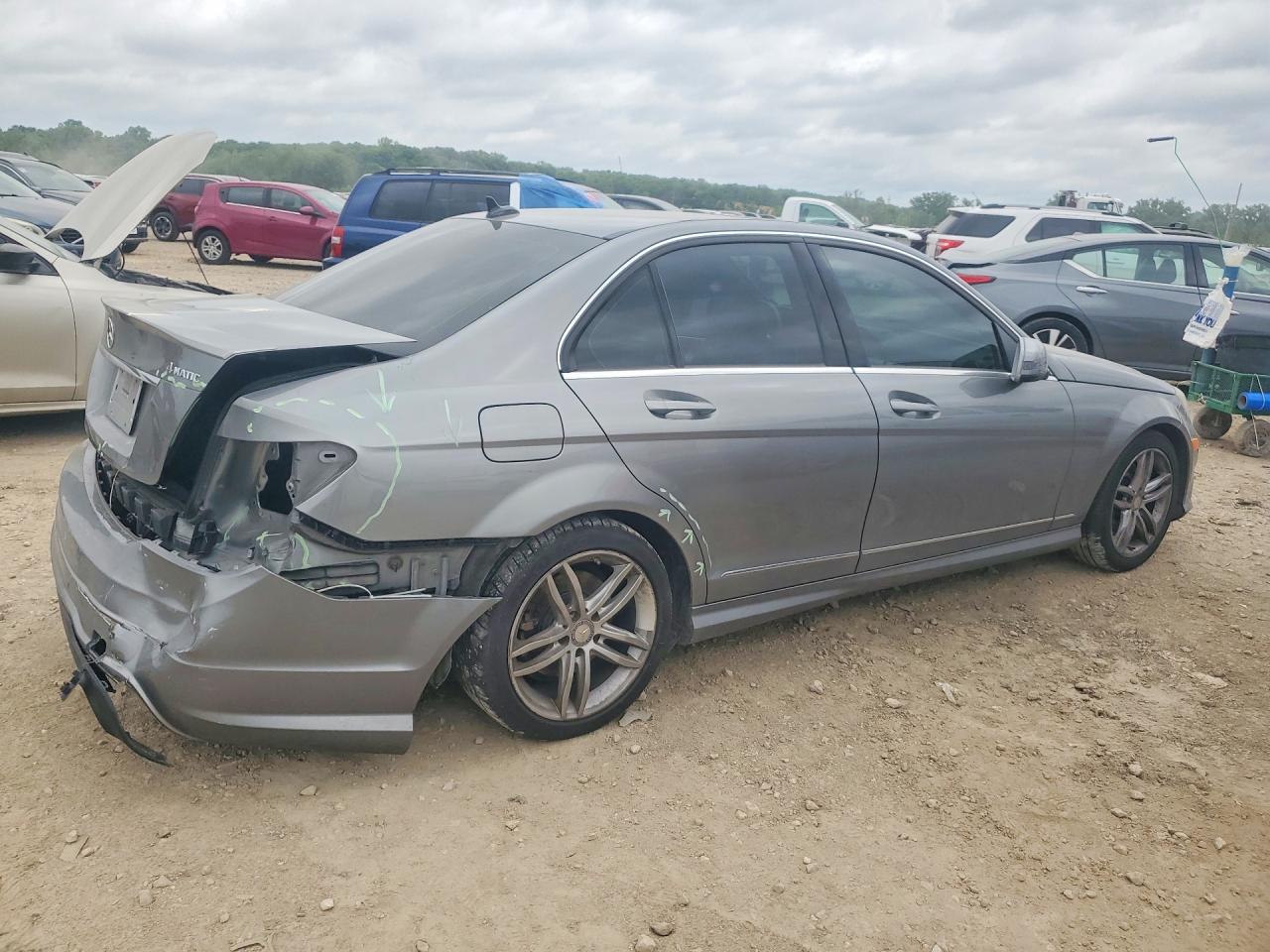 2013 Mercedes-benz C 300 4matic Gray vin: WDDGF8ABXDR296583