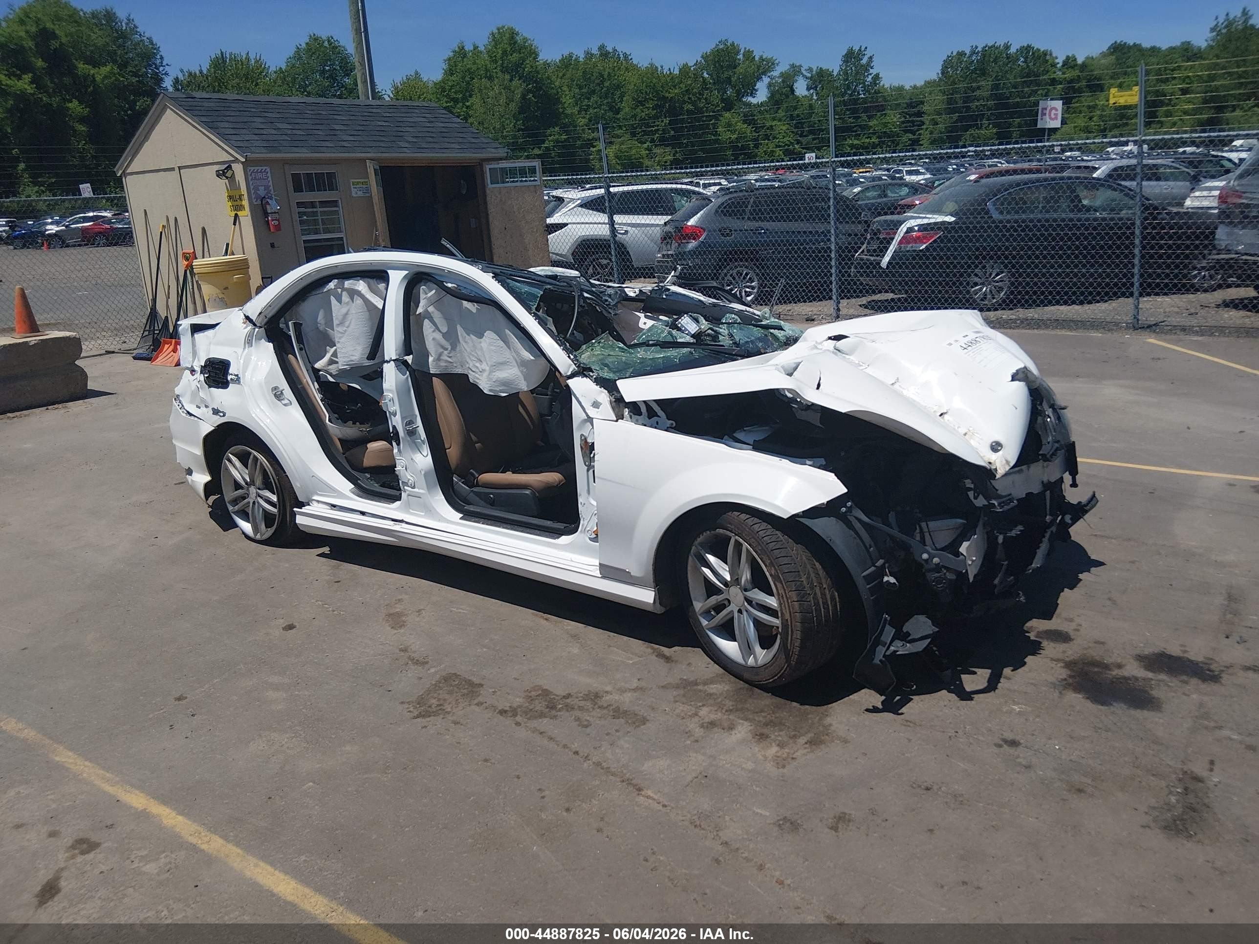 2013 Mercedes-benz C 300 Sport 4matic White vin: WDDGF8ABXDR296616