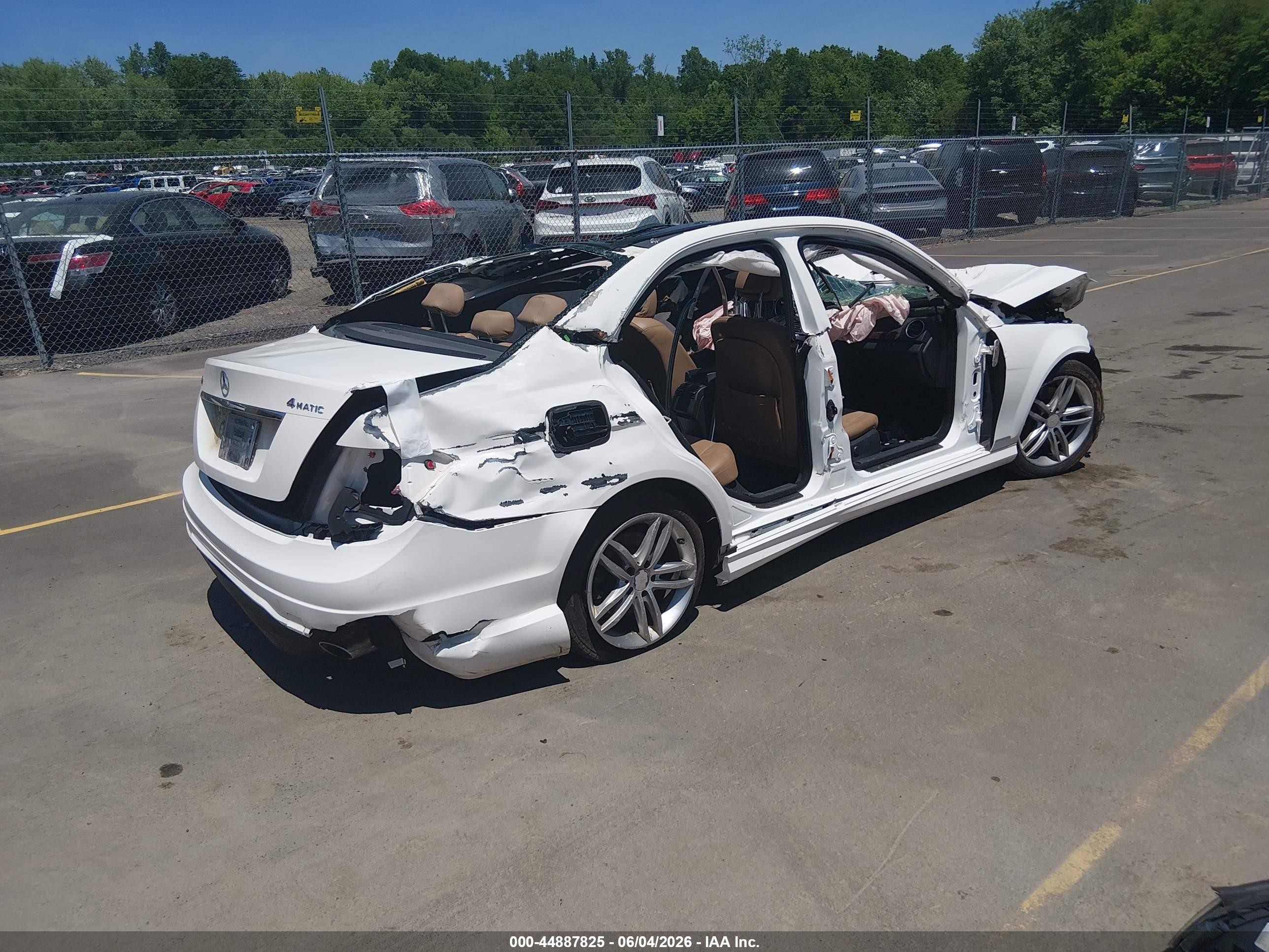 2013 Mercedes-benz C 300 Sport 4matic White vin: WDDGF8ABXDR296616