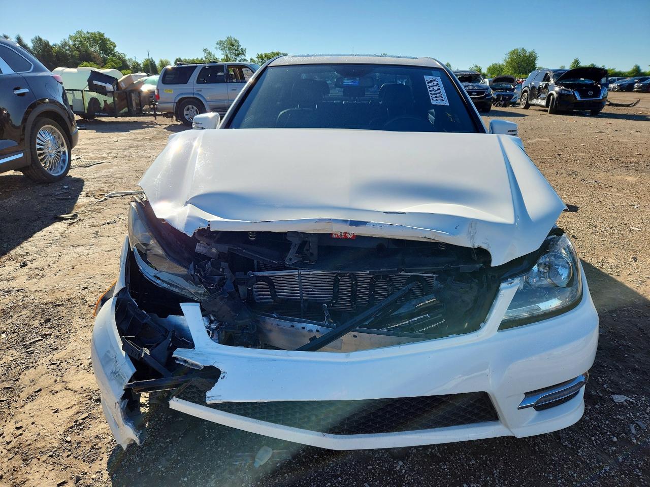 2014 Mercedes-benz C 300 4matic White vin: WDDGF8ABXEA915621