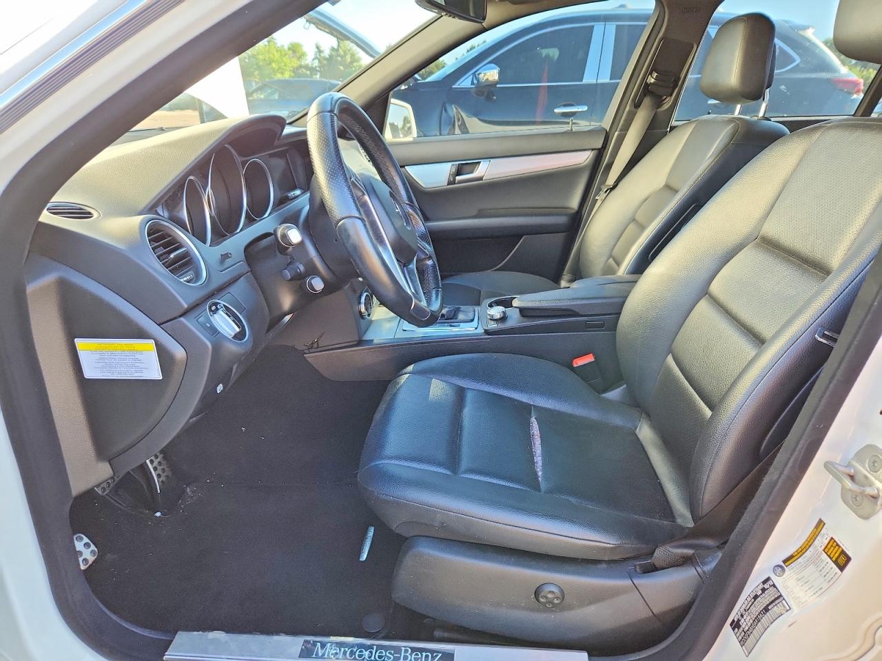 2014 Mercedes-benz C 300 4matic White vin: WDDGF8ABXEA915621